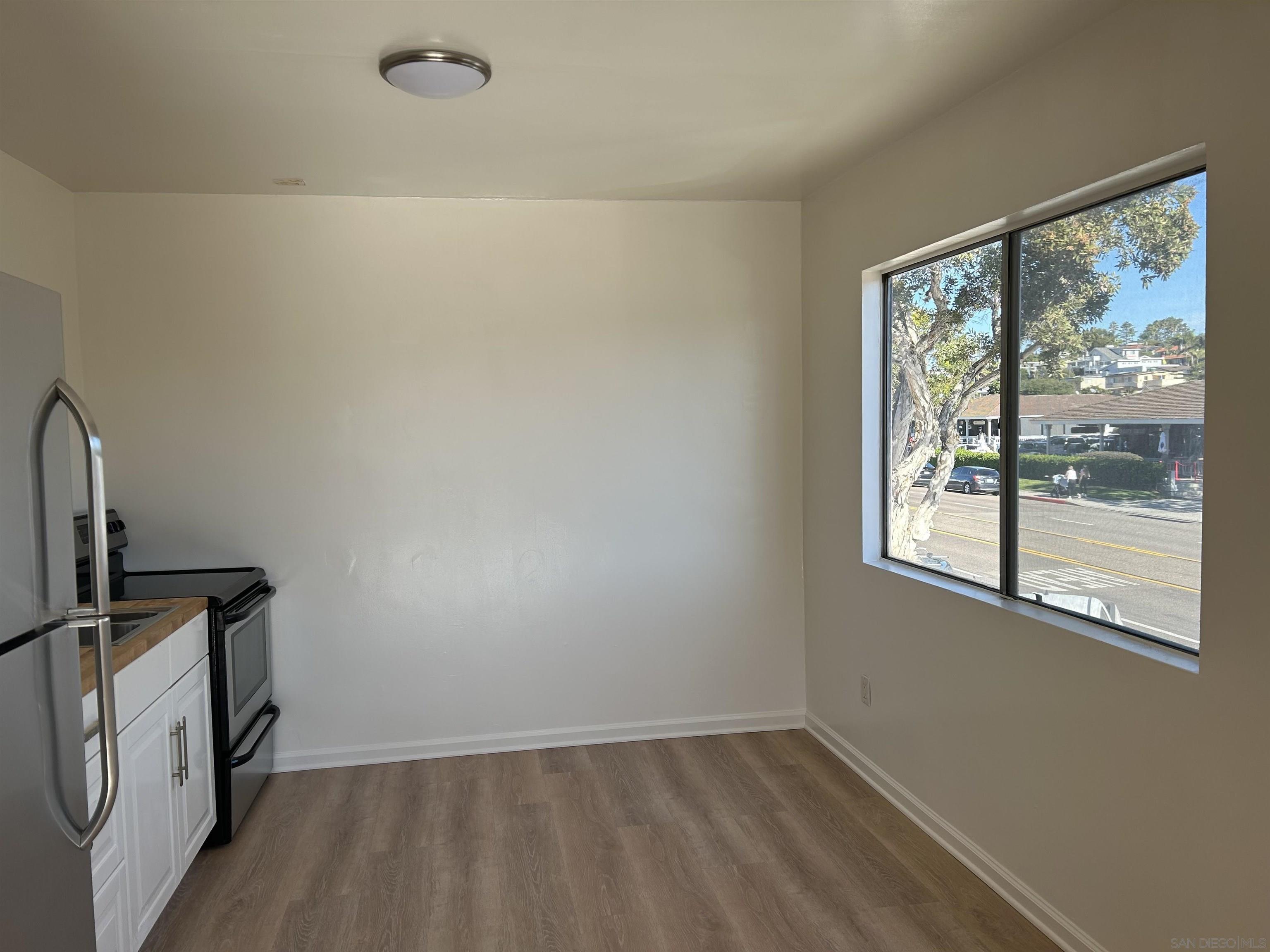 Detail Gallery Image 7 of 9 For 1038 S Coast Highway 101  D, Encinitas,  CA 92024 - 0 Beds | 1 Baths