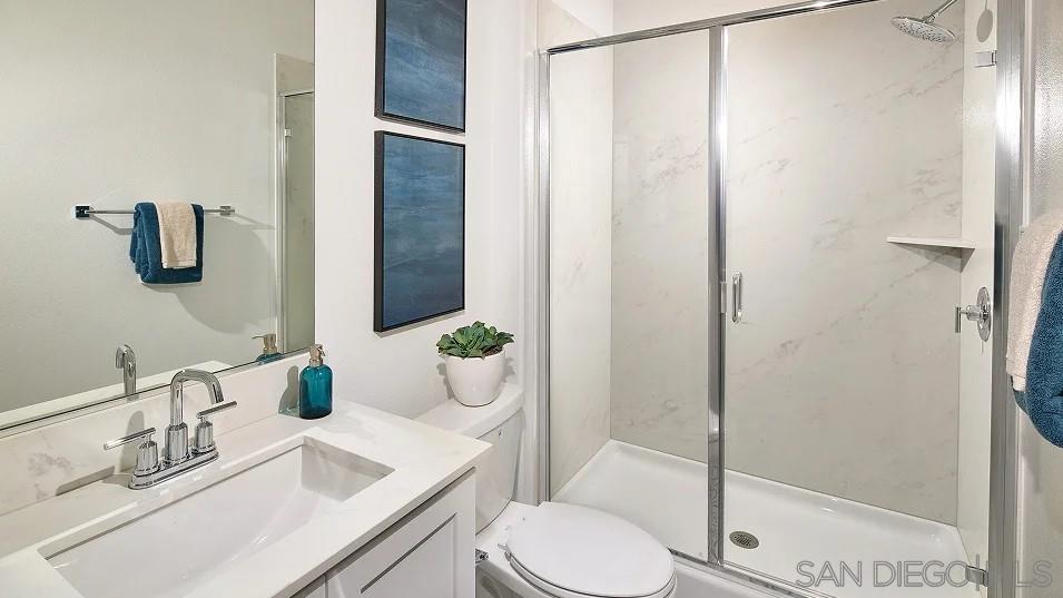 Detail Gallery Image 14 of 26 For 130  Mellano Way, Oceanside,  CA 92057 - 4 Beds | 4 Baths