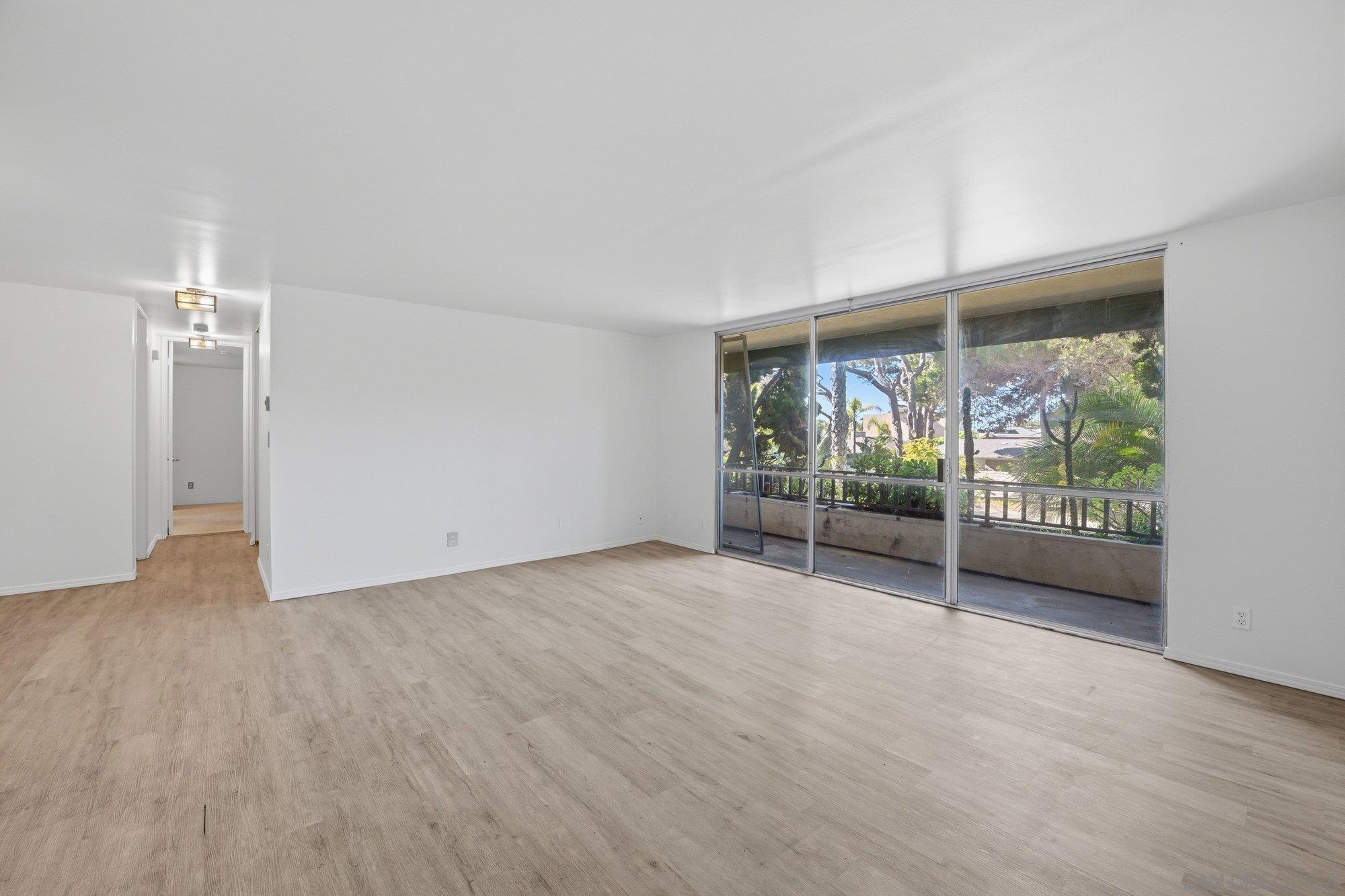 Detail Gallery Image 7 of 29 For 6455  La Jolla Blvd  #155,  La Jolla,  CA 92037 - 2 Beds | 2 Baths