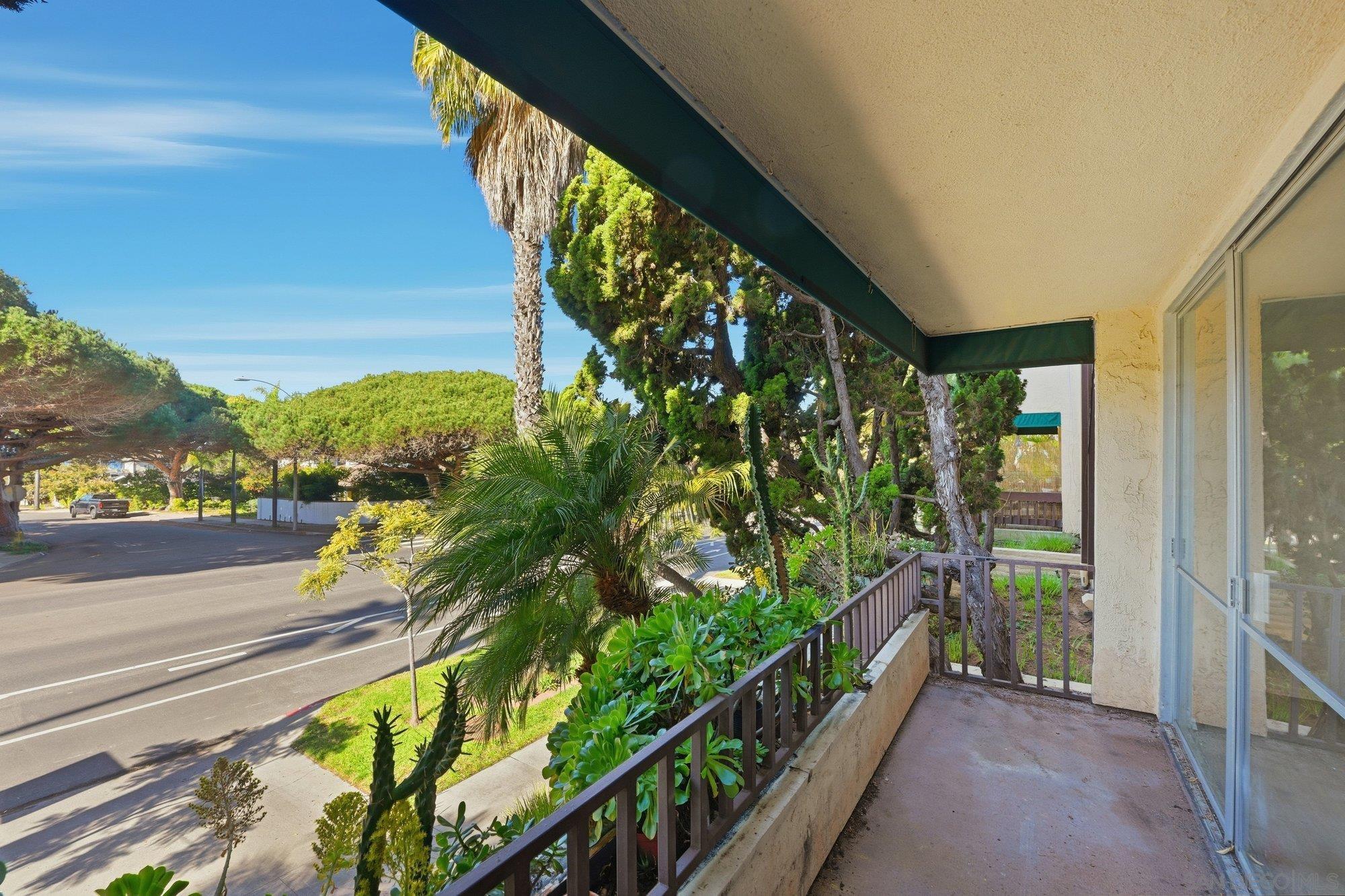 Detail Gallery Image 8 of 29 For 6455  La Jolla Blvd  #155,  La Jolla,  CA 92037 - 2 Beds | 2 Baths