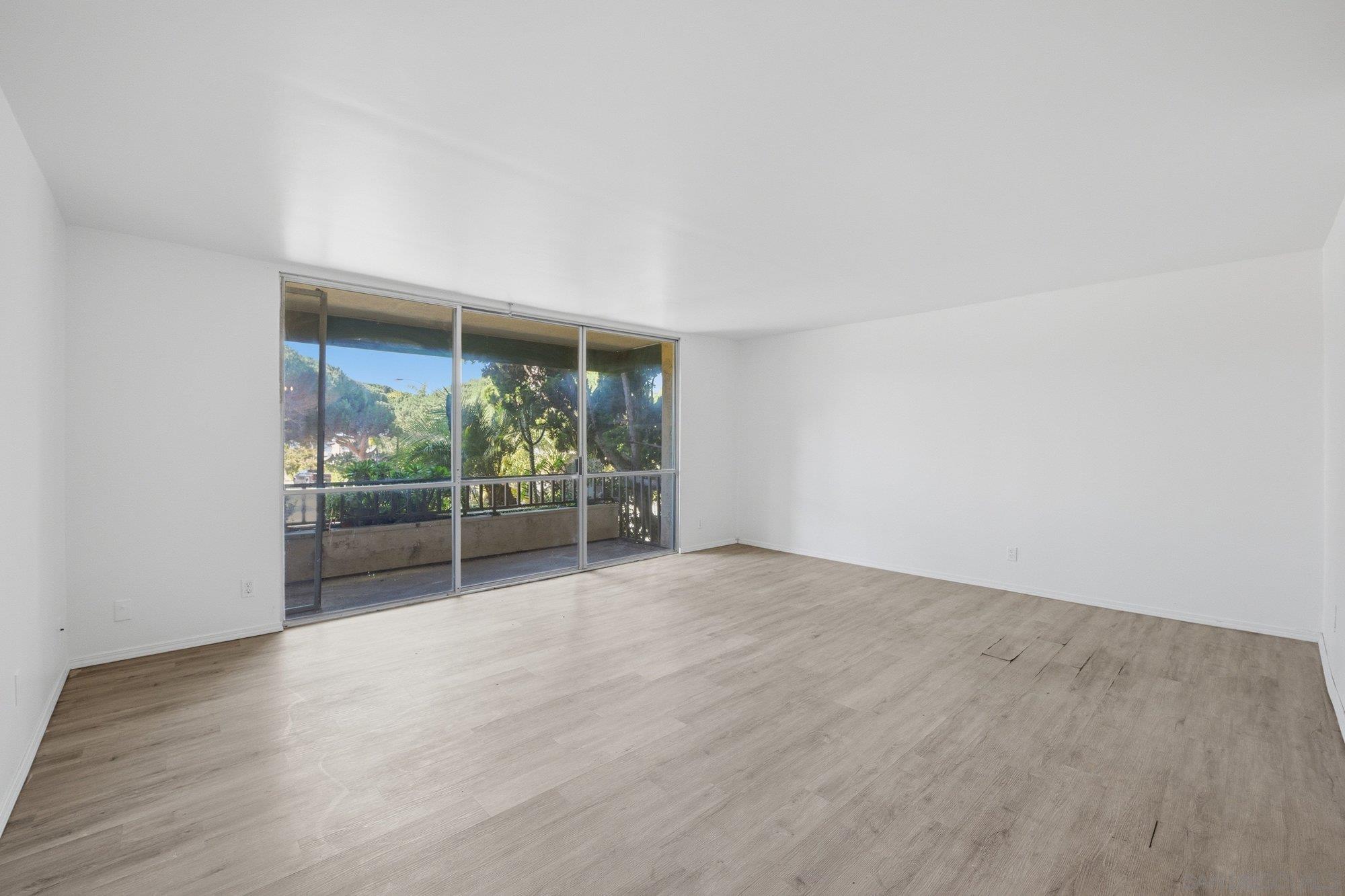 Detail Gallery Image 9 of 29 For 6455  La Jolla Blvd  #155,  La Jolla,  CA 92037 - 2 Beds | 2 Baths