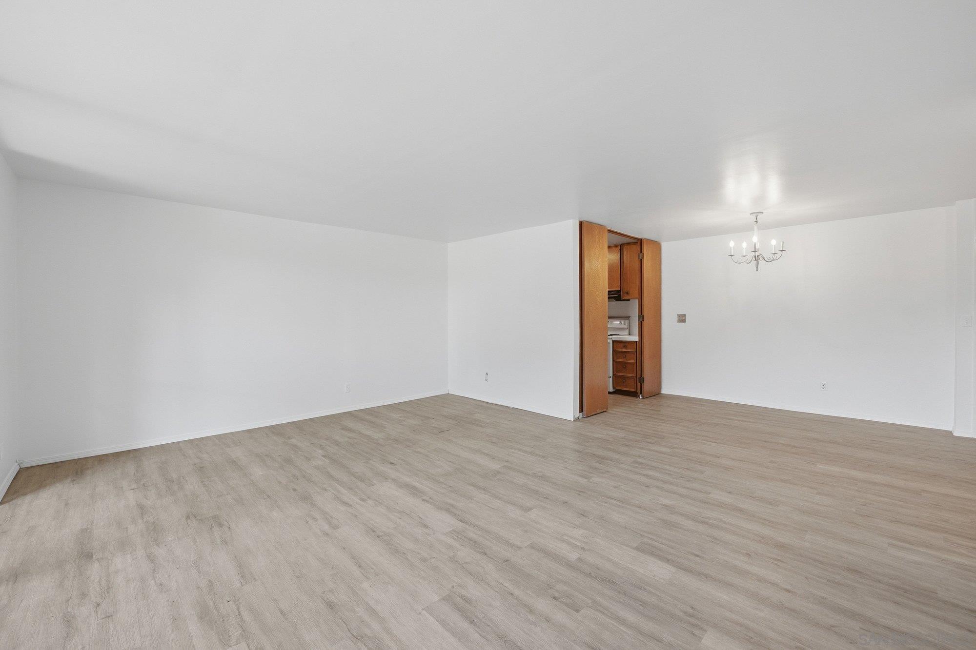 Detail Gallery Image 10 of 29 For 6455  La Jolla Blvd  #155,  La Jolla,  CA 92037 - 2 Beds | 2 Baths