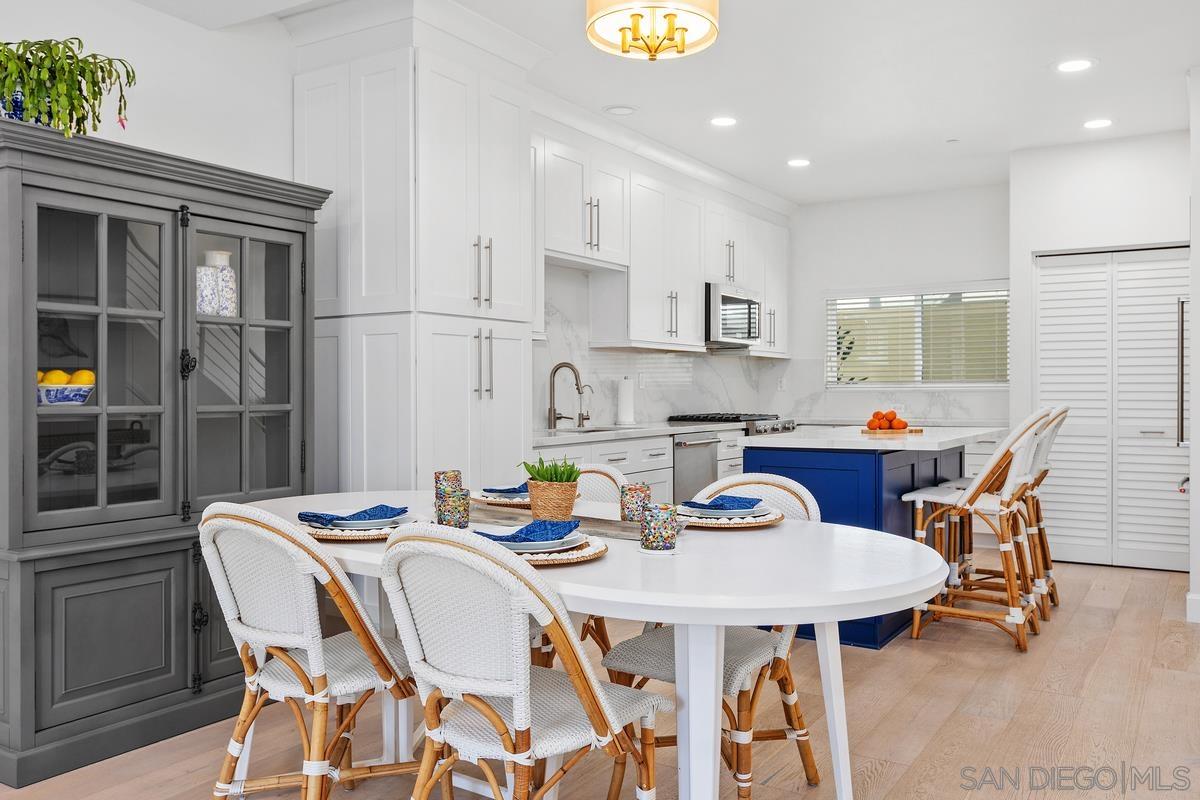 Detail Gallery Image 11 of 44 For 401 N Coast Hwy  #210,  Oceanside,  CA 92054 - 3 Beds | 3 Baths