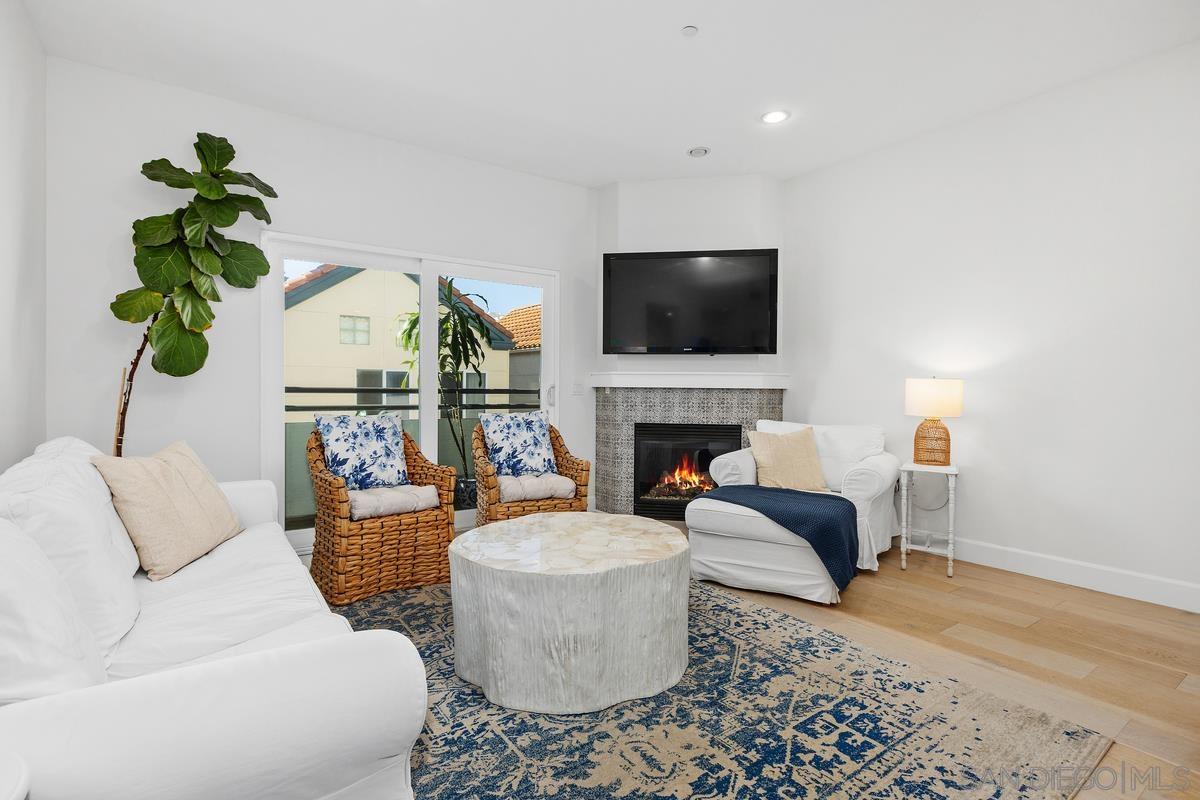 Detail Gallery Image 12 of 44 For 401 N Coast Hwy  #210,  Oceanside,  CA 92054 - 3 Beds | 3 Baths