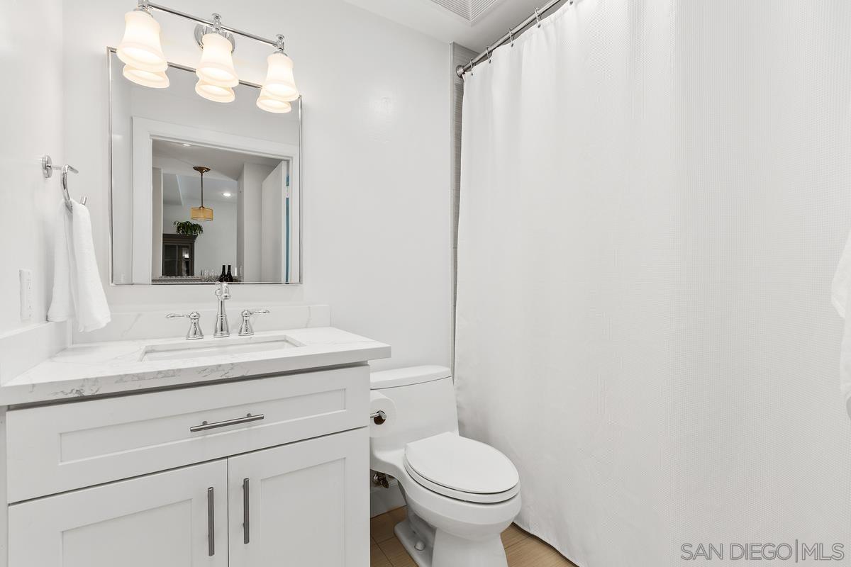 Detail Gallery Image 14 of 44 For 401 N Coast Hwy  #210,  Oceanside,  CA 92054 - 3 Beds | 3 Baths