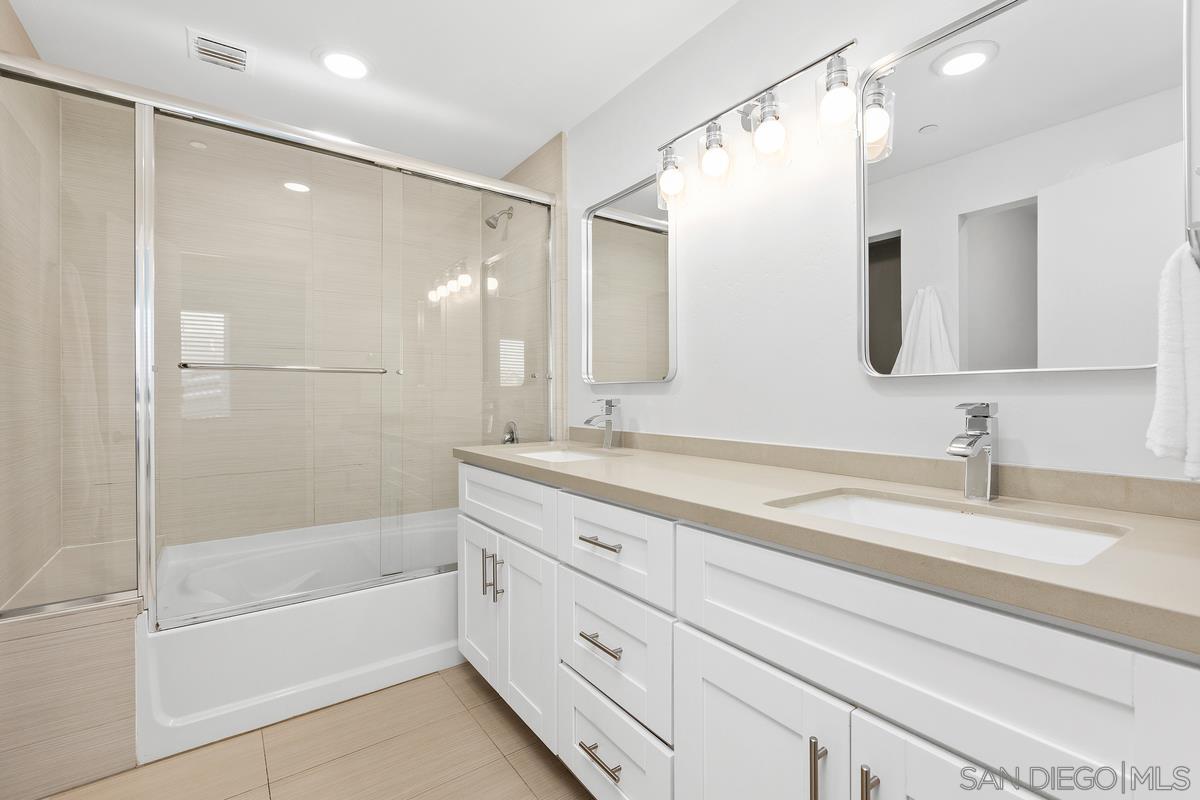 Detail Gallery Image 20 of 44 For 401 N Coast Hwy  #210,  Oceanside,  CA 92054 - 3 Beds | 3 Baths