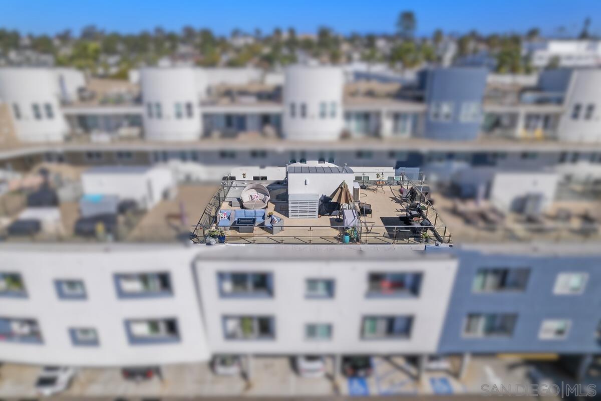 Detail Gallery Image 36 of 44 For 401 N Coast Hwy  #210,  Oceanside,  CA 92054 - 3 Beds | 3 Baths