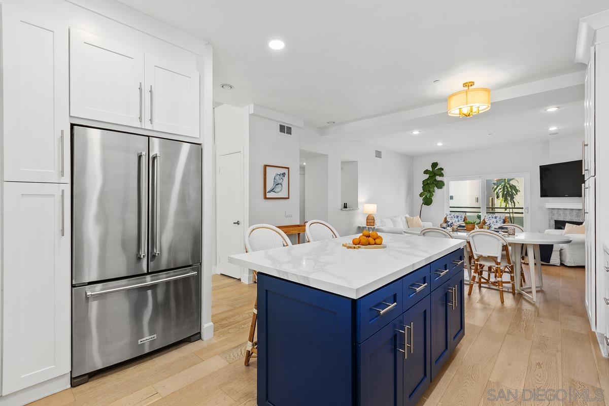 Detail Gallery Image 7 of 44 For 401 N Coast Hwy  #210,  Oceanside,  CA 92054 - 3 Beds | 3 Baths