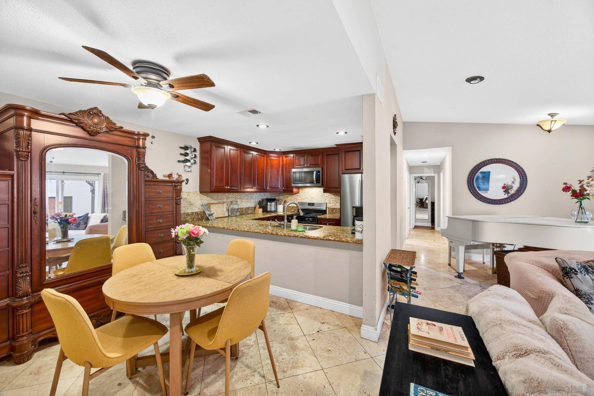 Detail Gallery Image 2 of 46 For 4743  Maclura Street, Oceanside,  CA 92057 - 3 Beds | 2 Baths