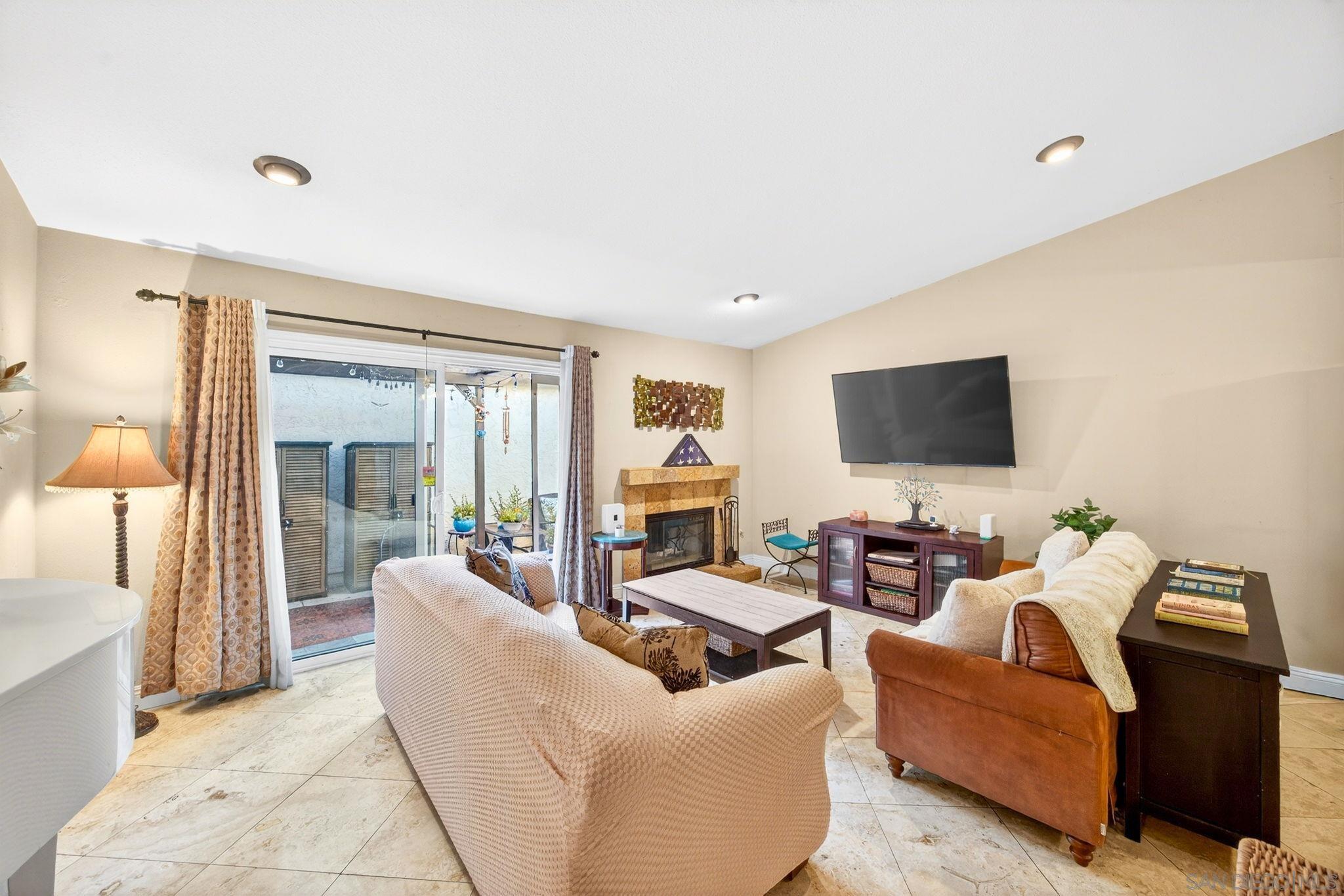 Detail Gallery Image 13 of 46 For 4743  Maclura Street, Oceanside,  CA 92057 - 3 Beds | 2 Baths