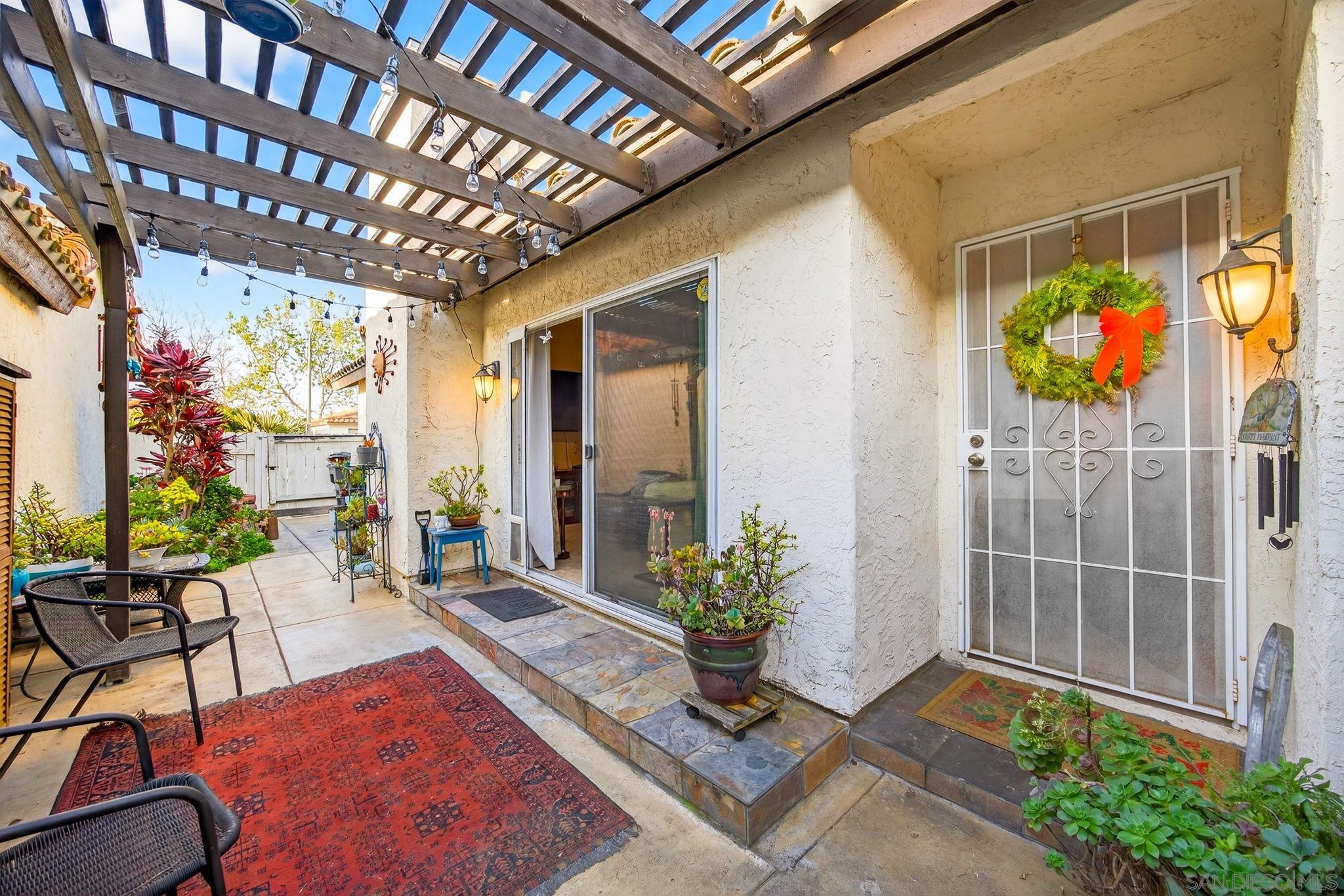 Detail Gallery Image 6 of 46 For 4743  Maclura Street, Oceanside,  CA 92057 - 3 Beds | 2 Baths