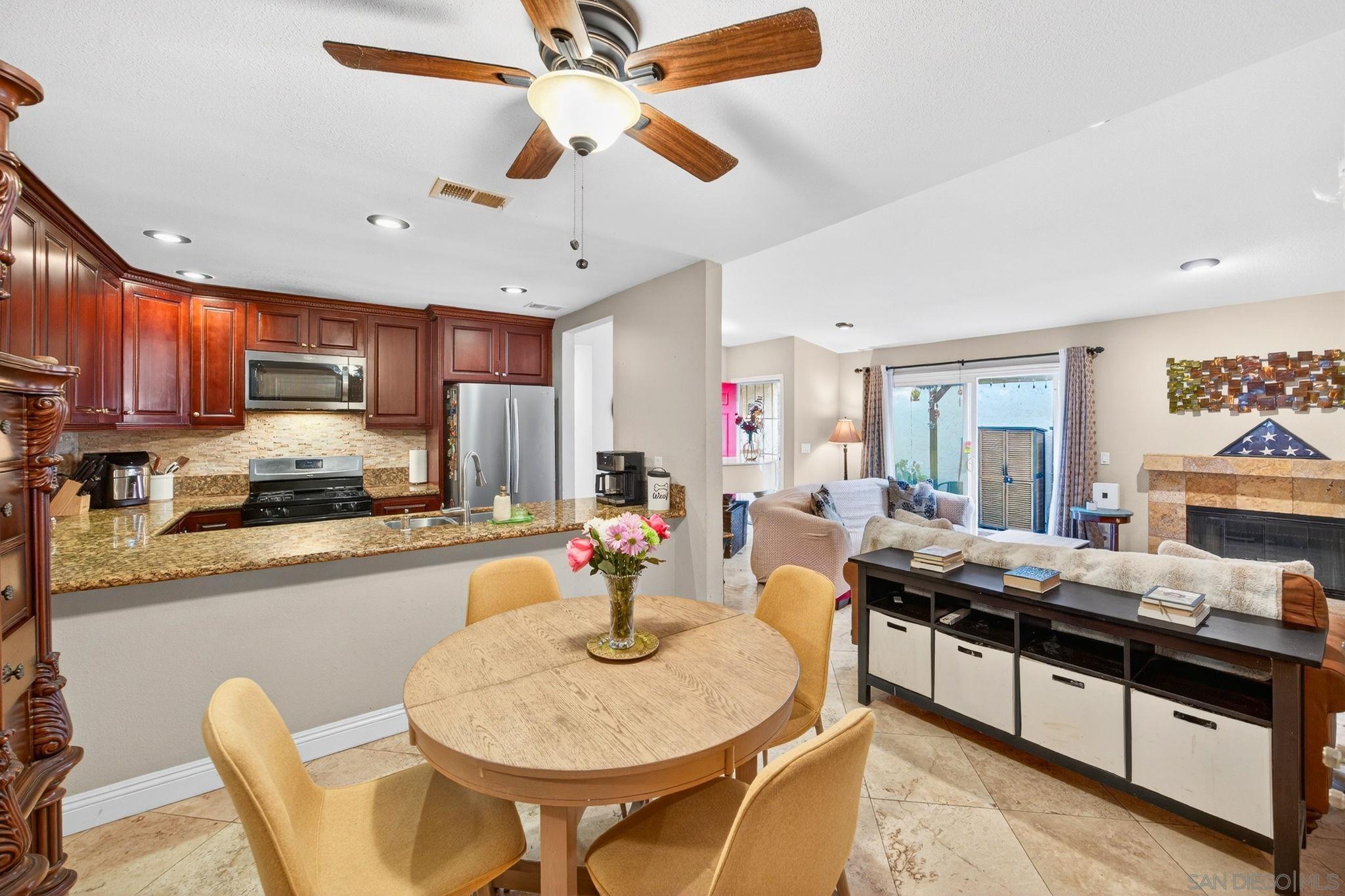 Detail Gallery Image 9 of 46 For 4743  Maclura Street, Oceanside,  CA 92057 - 3 Beds | 2 Baths