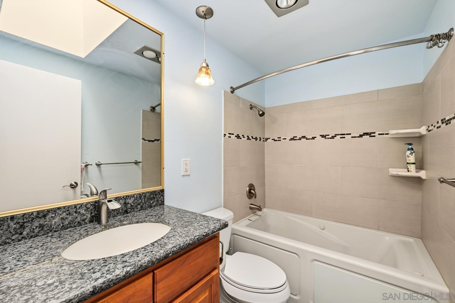 Detail Gallery Image 14 of 32 For 8745  Caminito Sueno, La Jolla,  CA 92037 - 3 Beds | 2/1 Baths