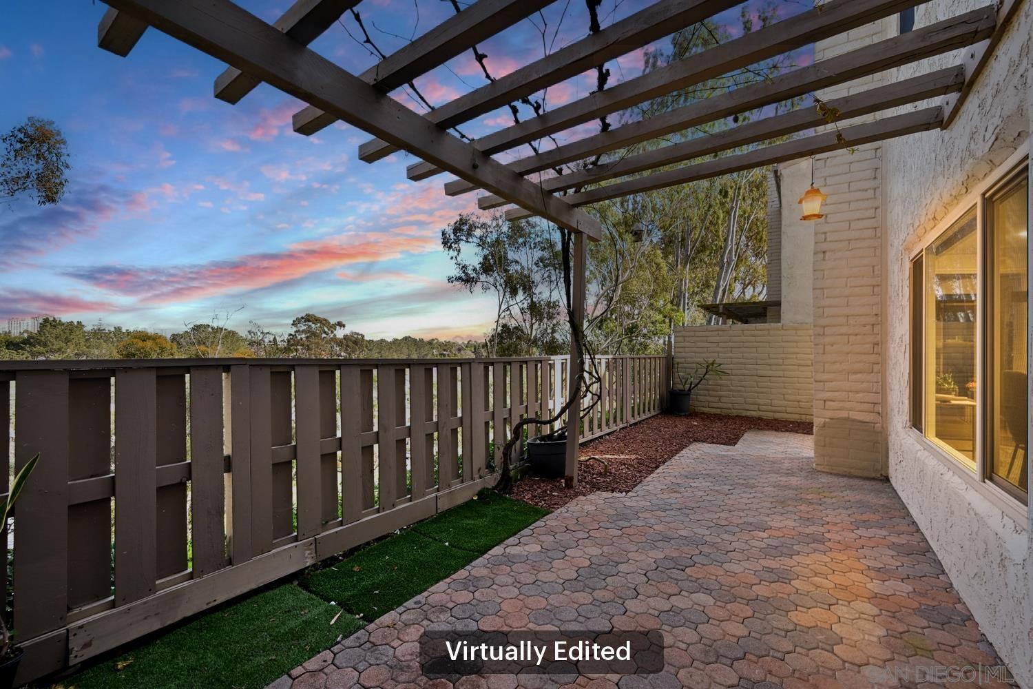 Detail Gallery Image 18 of 32 For 8745  Caminito Sueno, La Jolla,  CA 92037 - 3 Beds | 2/1 Baths