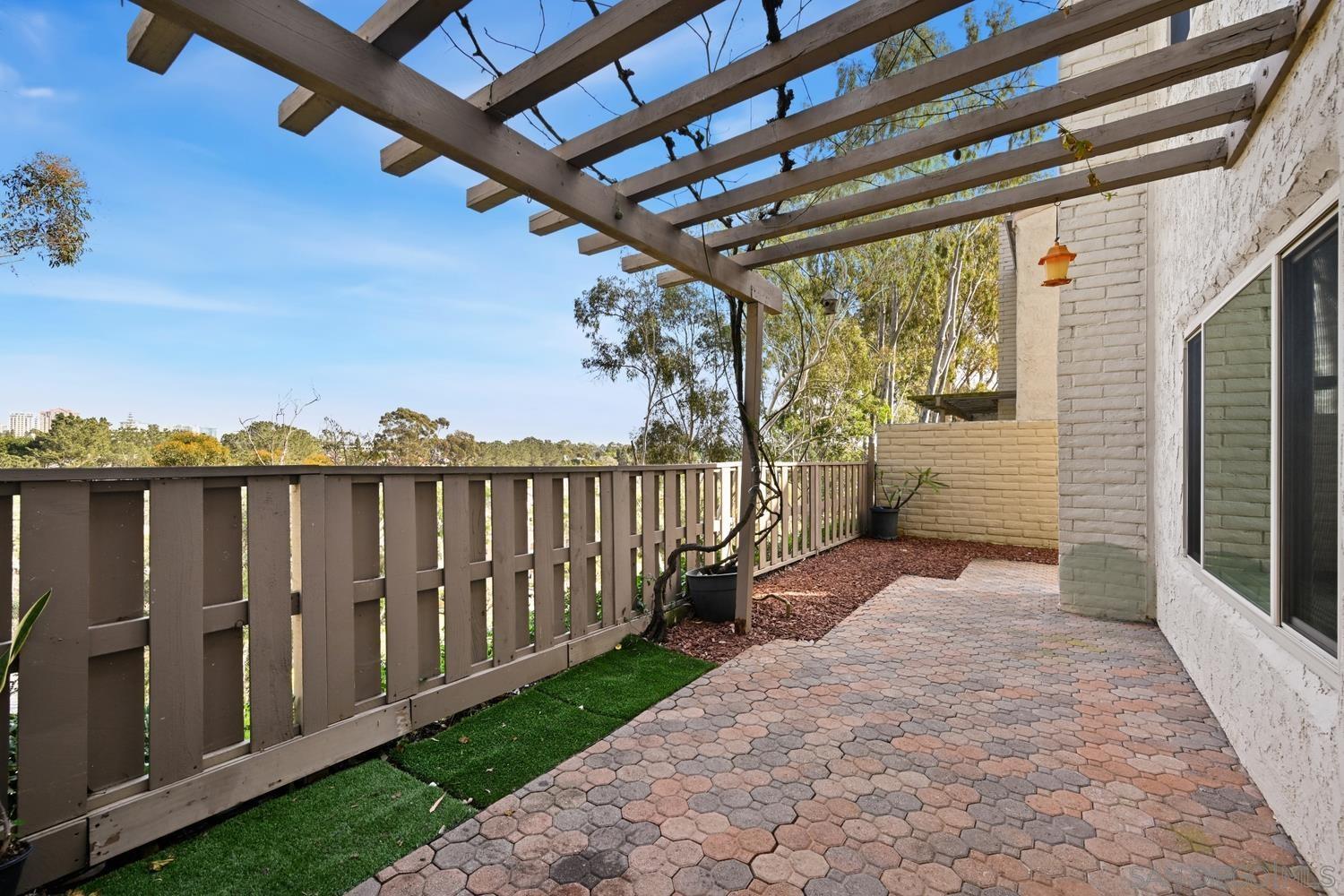 Detail Gallery Image 19 of 32 For 8745  Caminito Sueno, La Jolla,  CA 92037 - 3 Beds | 2/1 Baths