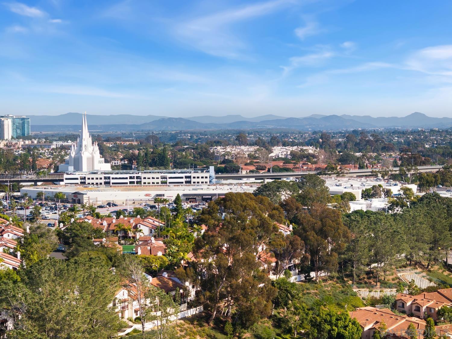 Detail Gallery Image 3 of 32 For 8745  Caminito Sueno, La Jolla,  CA 92037 - 3 Beds | 2/1 Baths