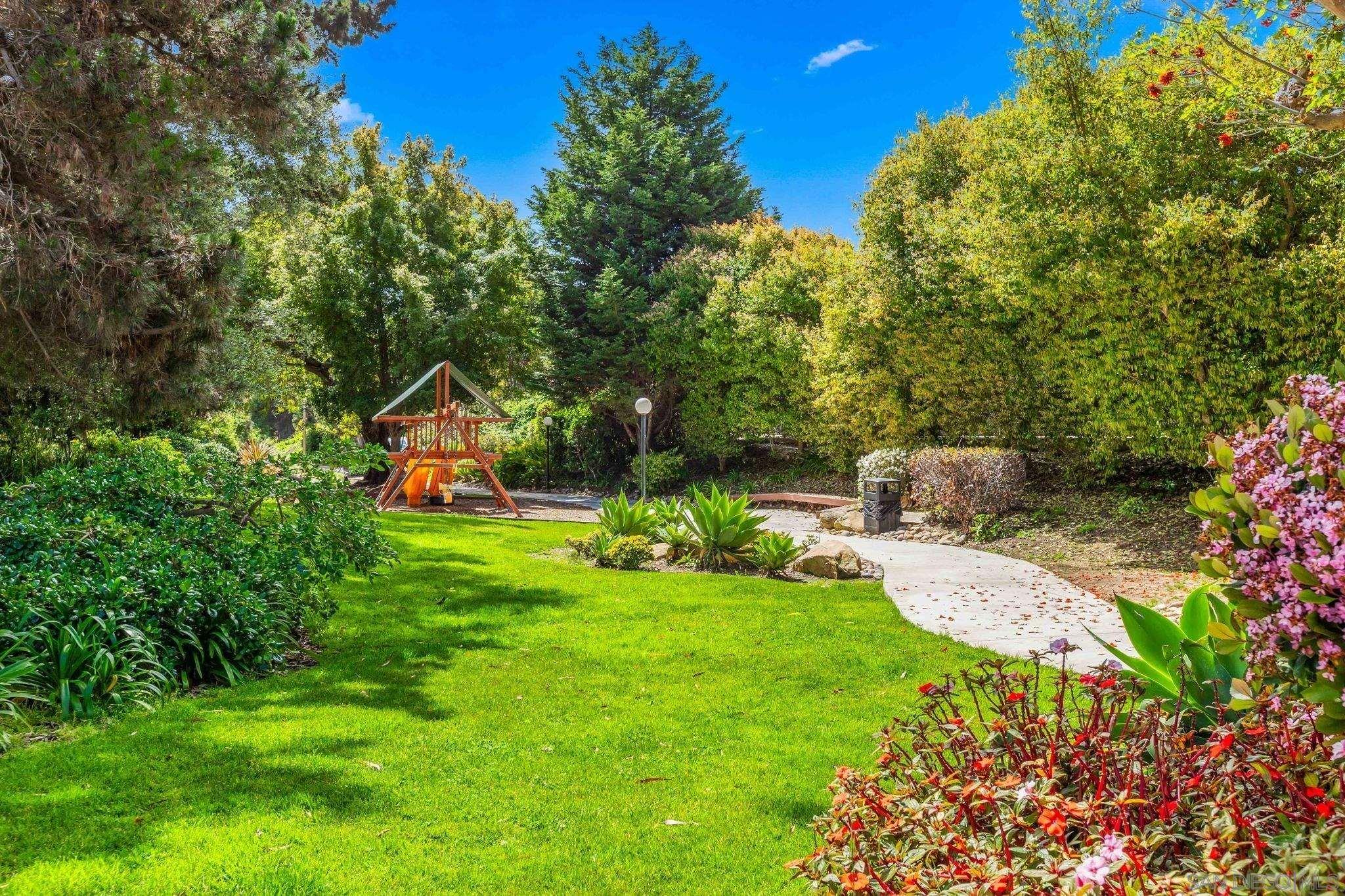 Detail Gallery Image 28 of 32 For 8745  Caminito Sueno, La Jolla,  CA 92037 - 3 Beds | 2/1 Baths