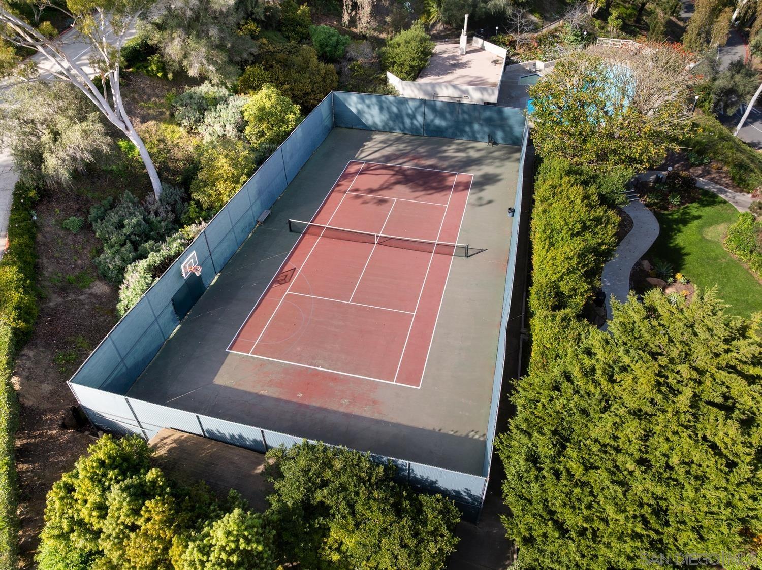 Detail Gallery Image 30 of 32 For 8745  Caminito Sueno, La Jolla,  CA 92037 - 3 Beds | 2/1 Baths