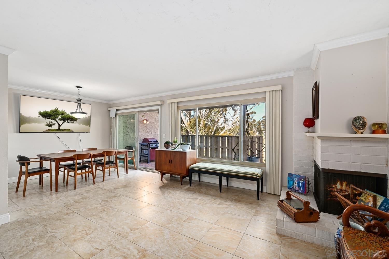 Detail Gallery Image 9 of 32 For 8745  Caminito Sueno, La Jolla,  CA 92037 - 3 Beds | 2/1 Baths