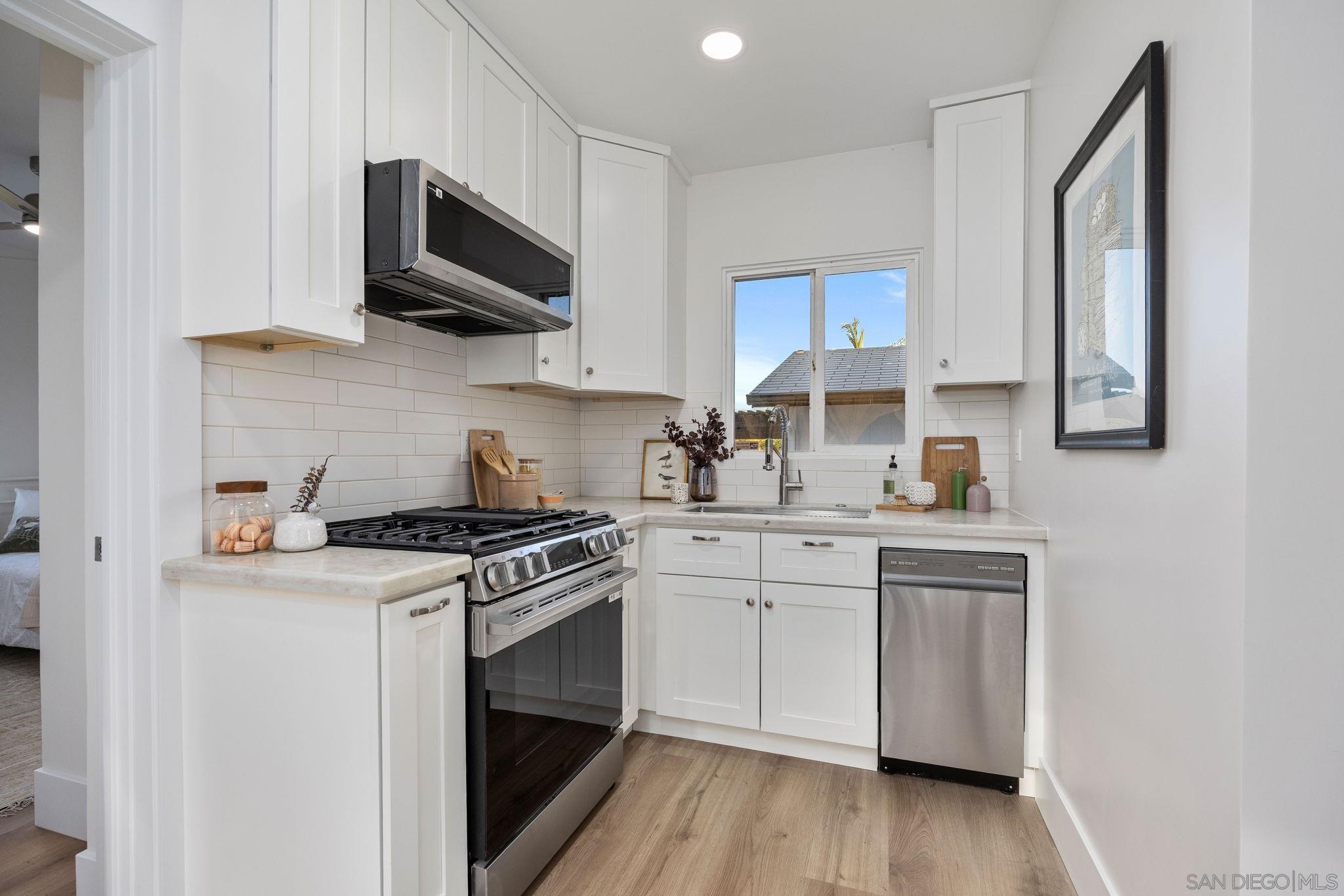 Detail Gallery Image 9 of 23 For 9428  Prospect Ave, Santee,  CA 92071 - 3 Beds | 2/1 Baths