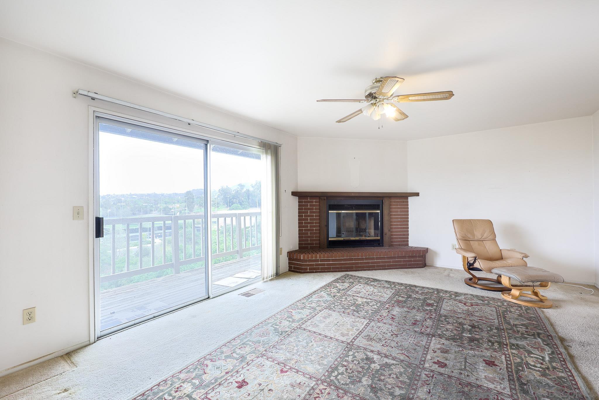 Detail Gallery Image 11 of 57 For 221  Colina Ter, Vista,  CA 92084 - 3 Beds | 2/1 Baths