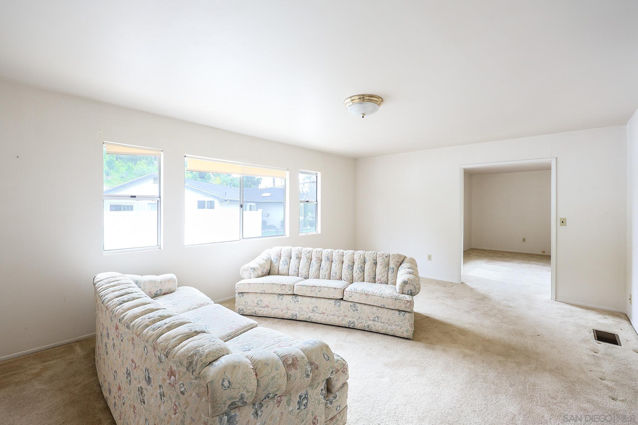 Detail Gallery Image 28 of 57 For 221  Colina Ter, Vista,  CA 92084 - 3 Beds | 2/1 Baths