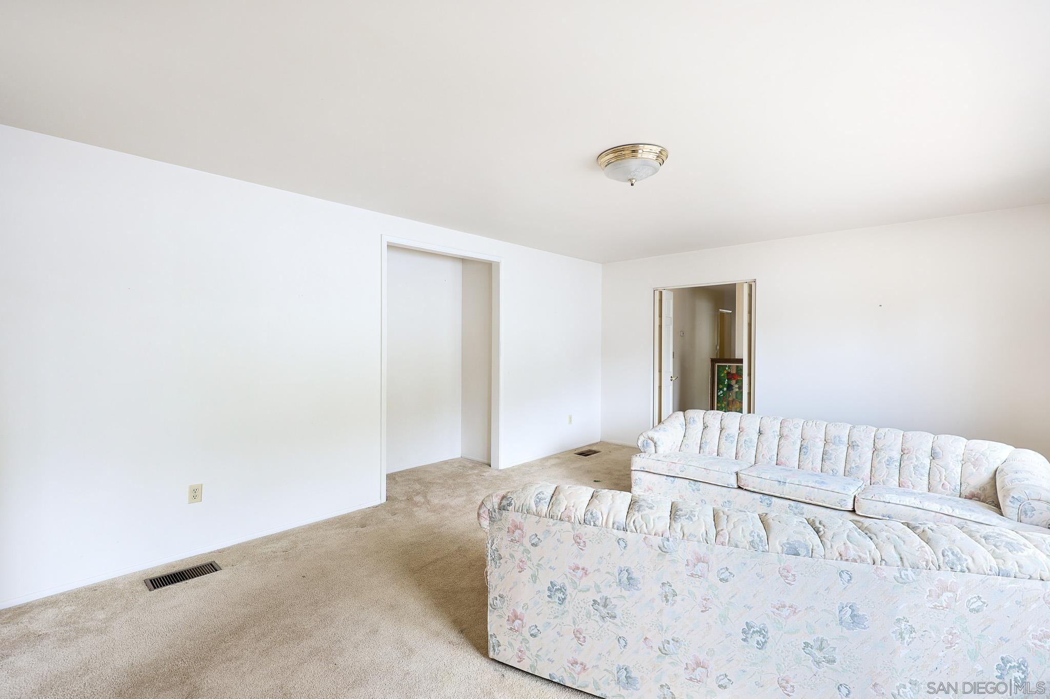 Detail Gallery Image 30 of 57 For 221  Colina Ter, Vista,  CA 92084 - 3 Beds | 2/1 Baths