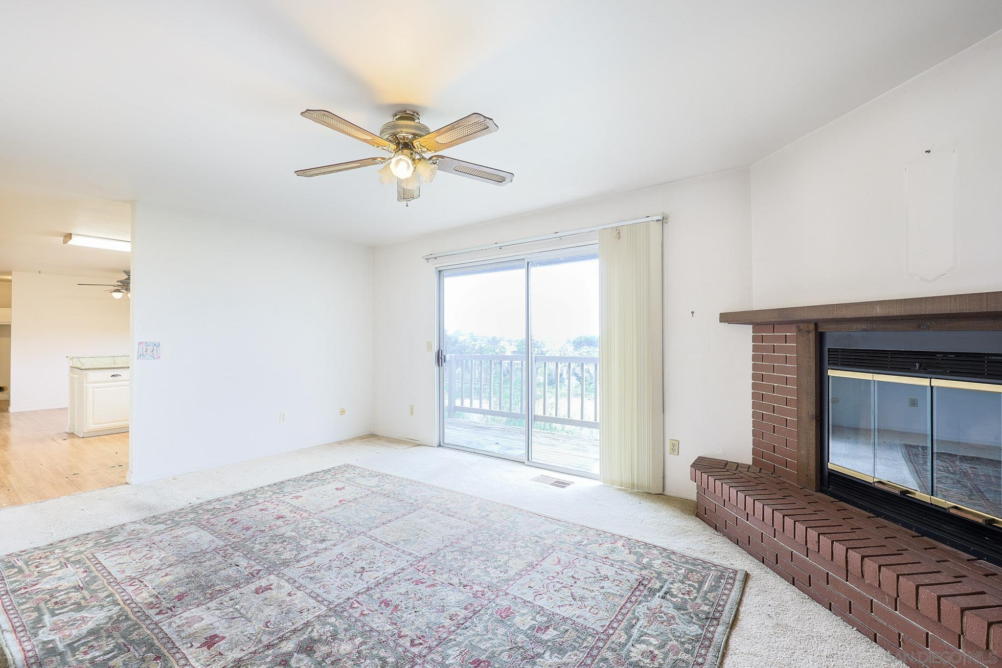 Detail Gallery Image 10 of 57 For 221  Colina Ter, Vista,  CA 92084 - 3 Beds | 2/1 Baths