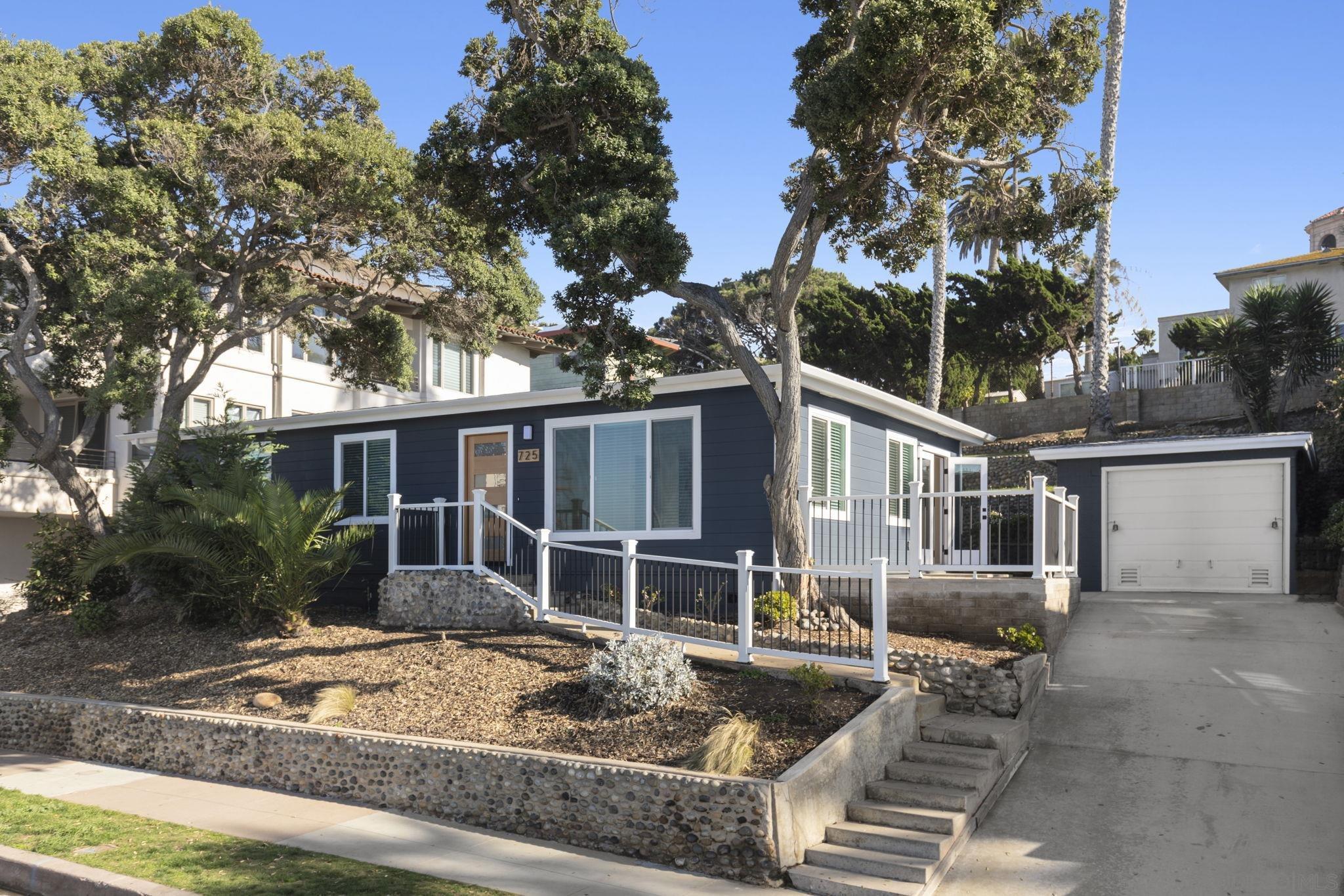 Detail Gallery Image 2 of 23 For 725  Coast Boulevard S, La Jolla,  CA 92037 - 3 Beds | 2 Baths