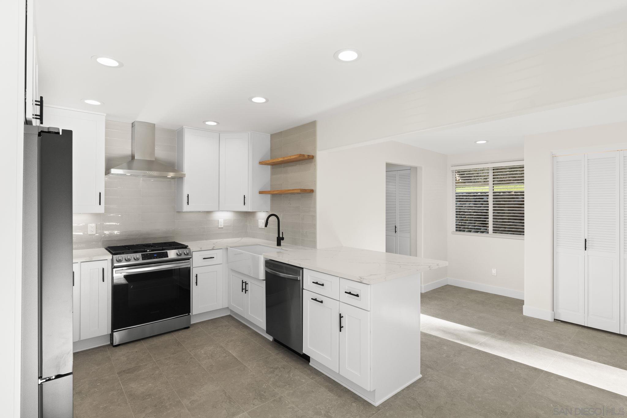 Detail Gallery Image 11 of 23 For 725  Coast Boulevard S, La Jolla,  CA 92037 - 3 Beds | 2 Baths