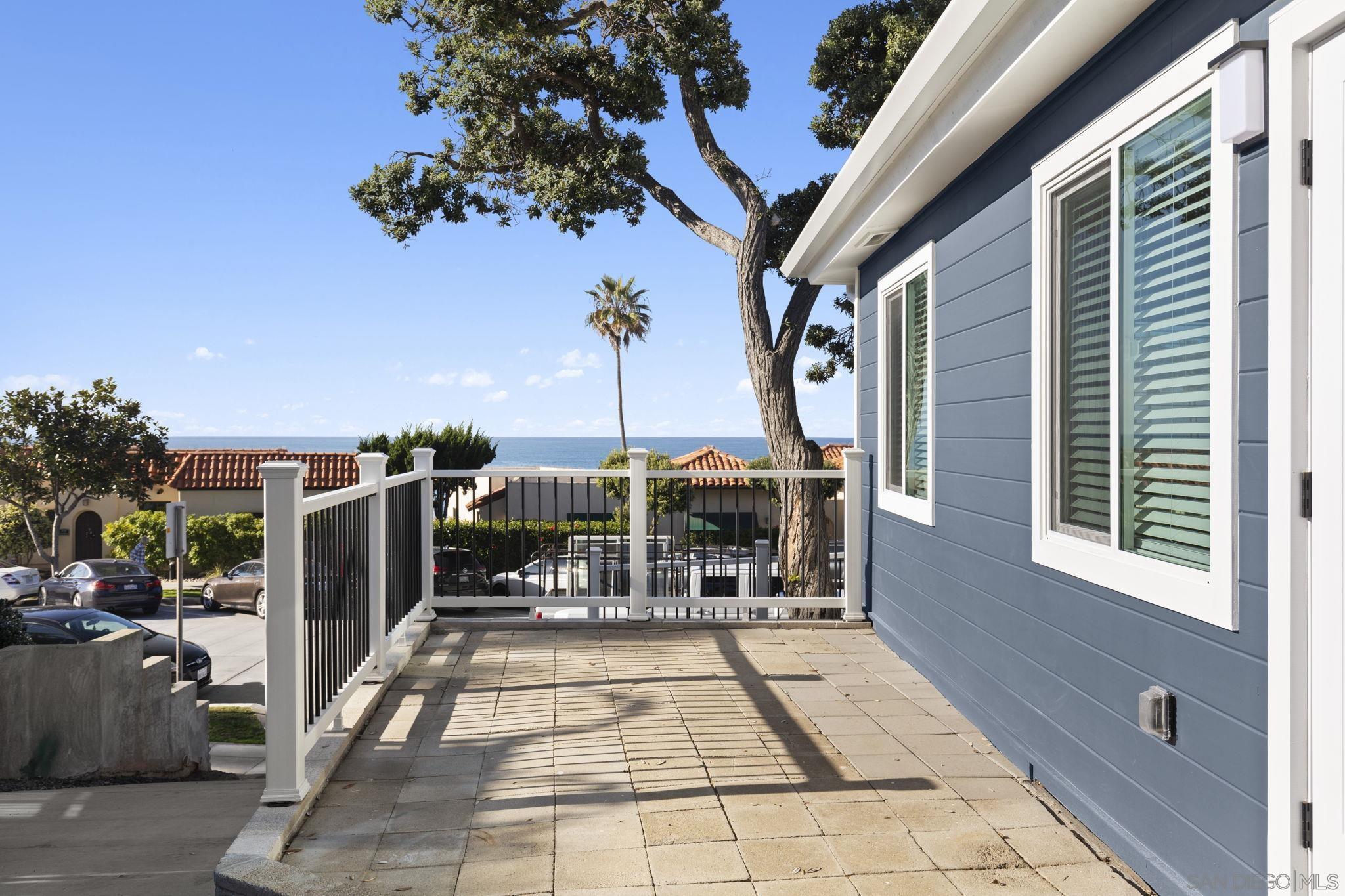 Detail Gallery Image 3 of 23 For 725  Coast Boulevard S, La Jolla,  CA 92037 - 3 Beds | 2 Baths