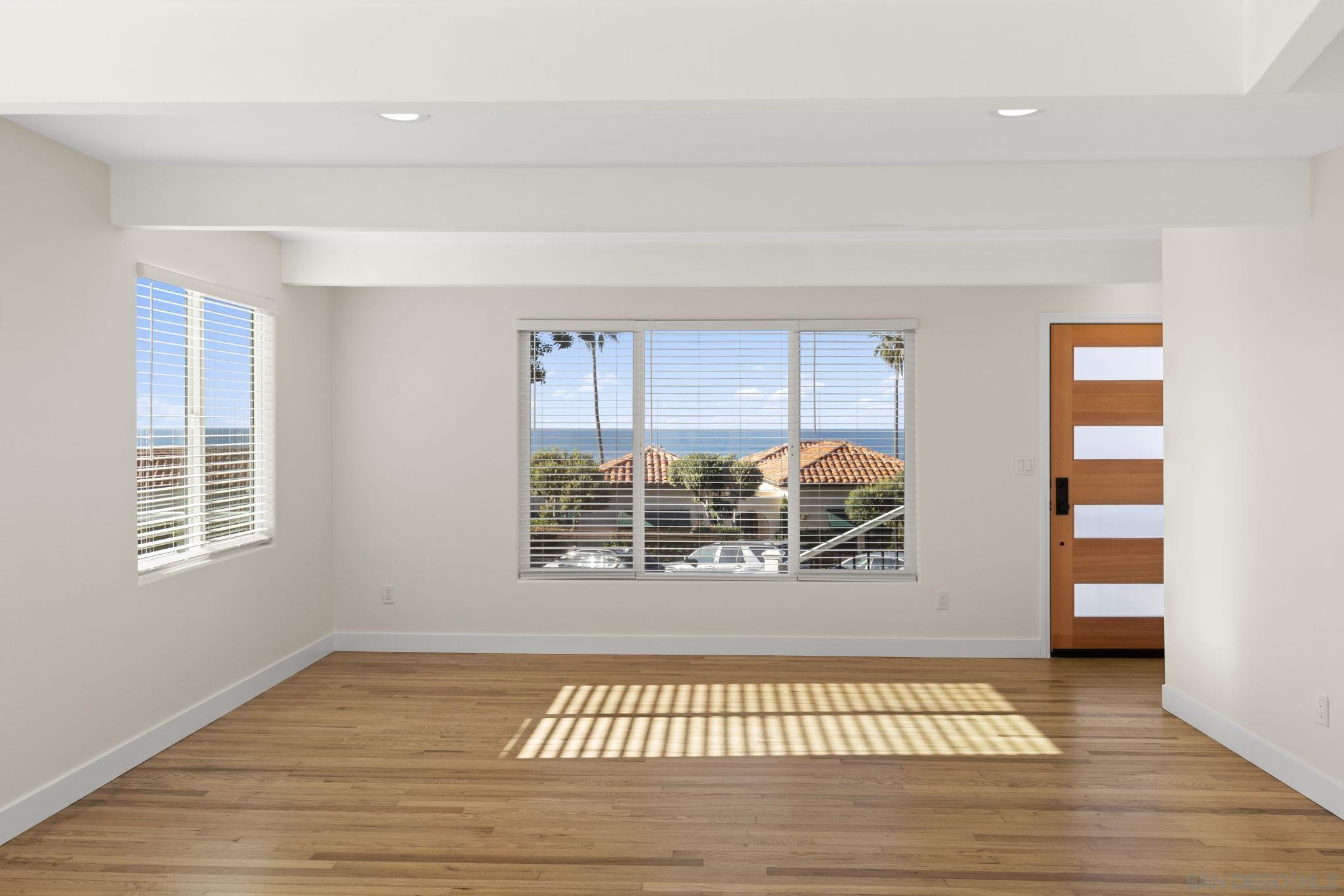 Detail Gallery Image 7 of 23 For 725  Coast Boulevard S, La Jolla,  CA 92037 - 3 Beds | 2 Baths