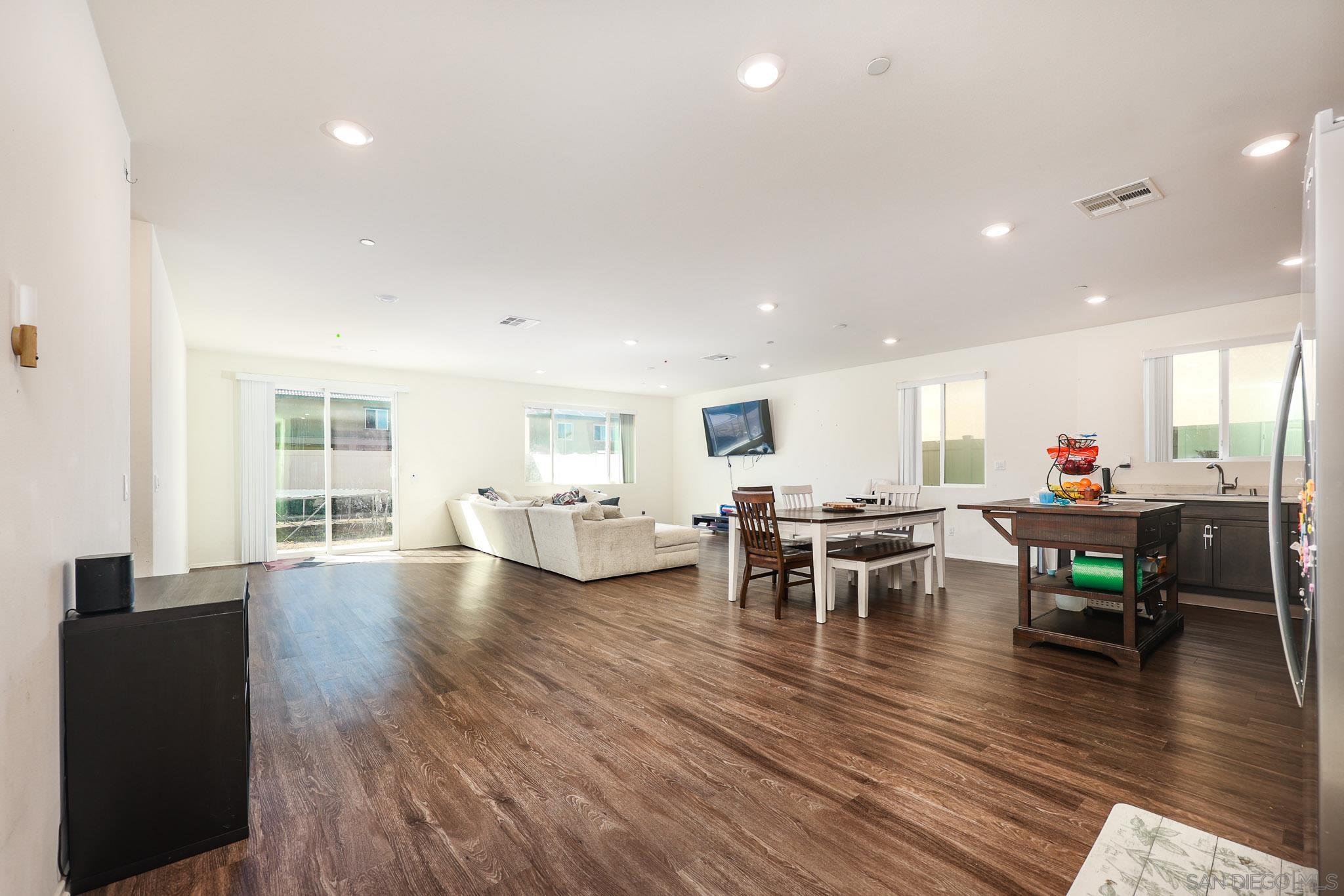 Detail Gallery Image 6 of 30 For 29437  Big Country Ct, Winchester,  CA 92596 - 3 Beds | 2 Baths