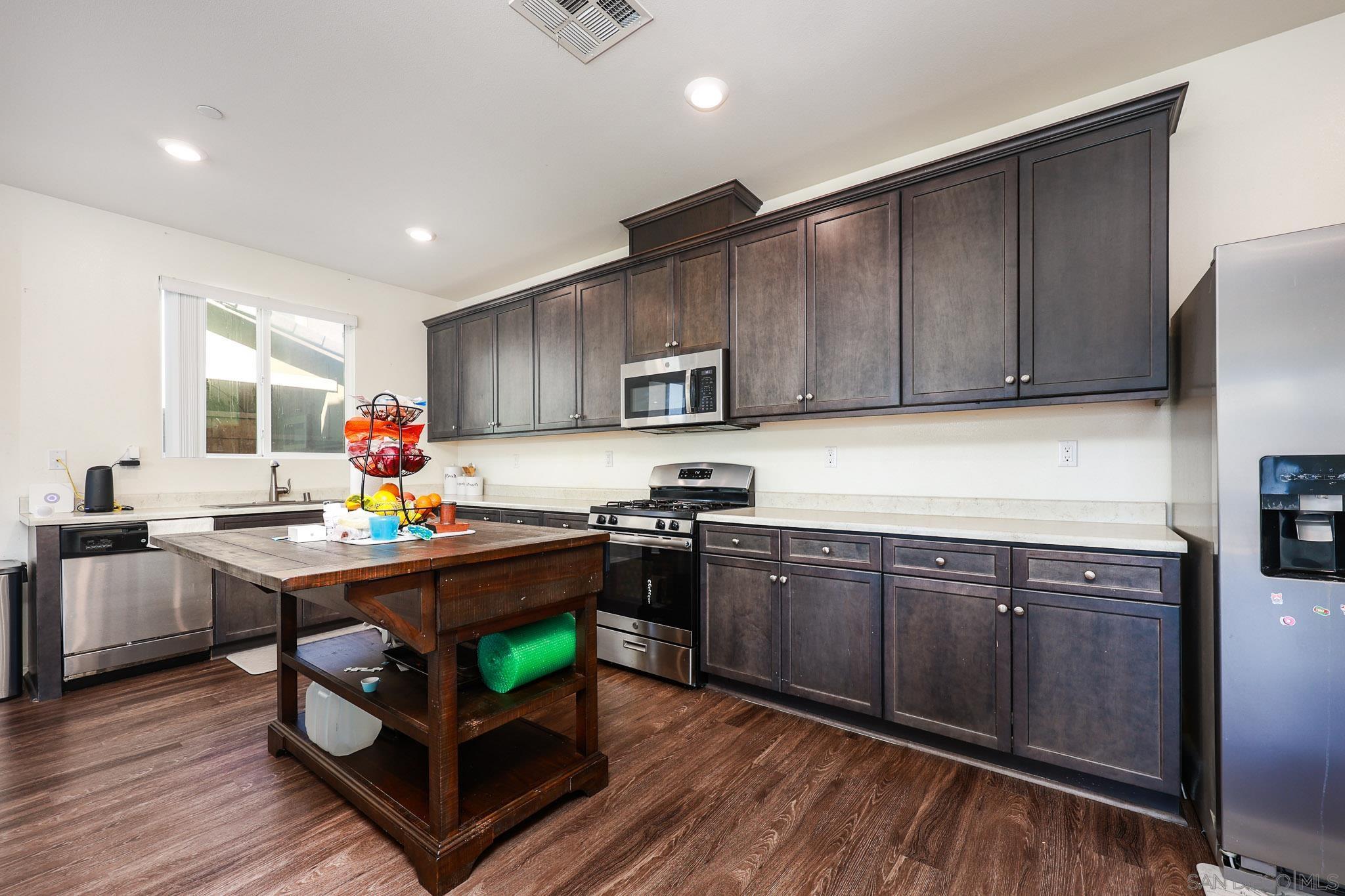 Detail Gallery Image 9 of 30 For 29437  Big Country Ct, Winchester,  CA 92596 - 3 Beds | 2 Baths