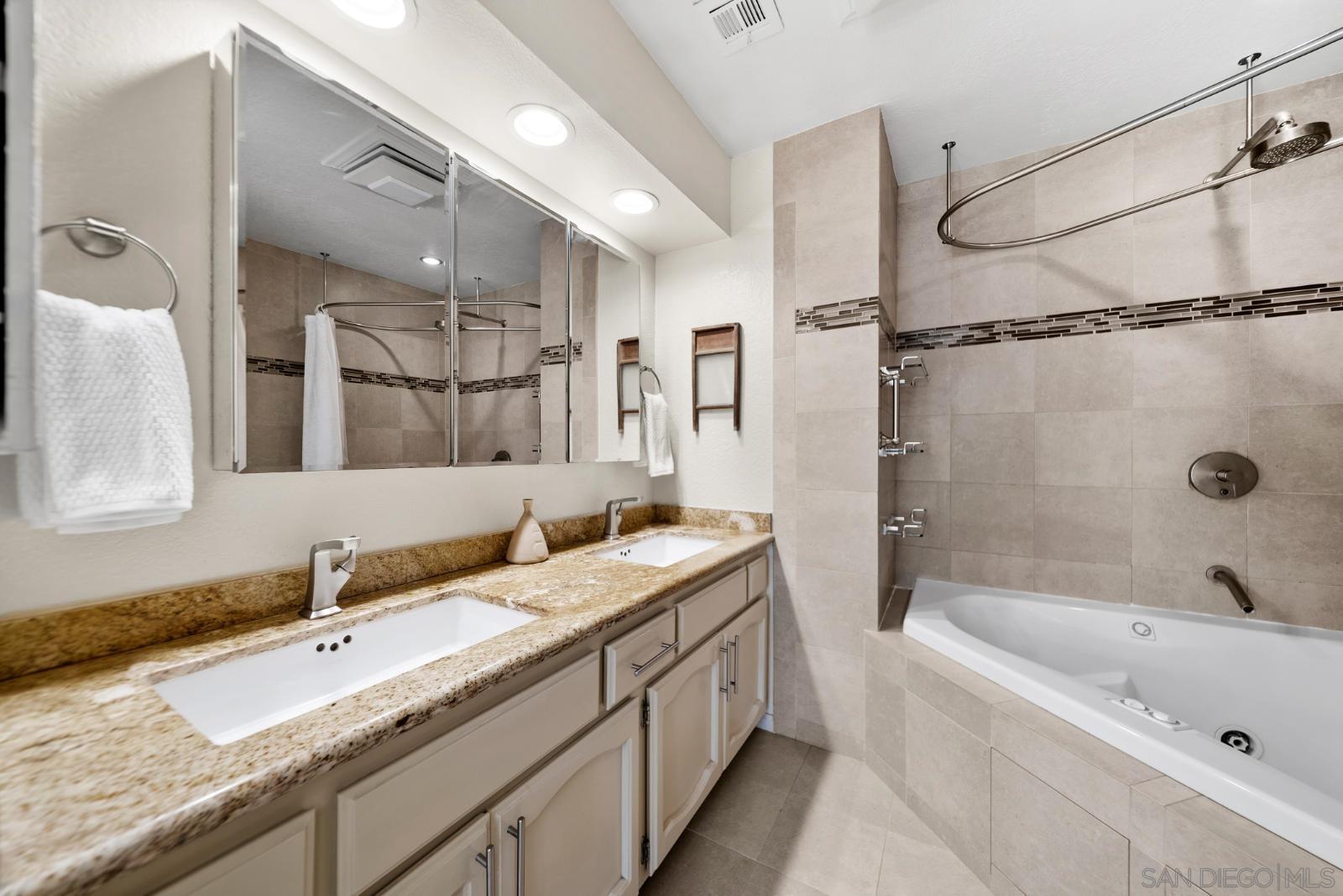 Detail Gallery Image 15 of 34 For 1806  Mckee St  #A2,  San Diego,  CA 92110 - 2 Beds | 2/1 Baths