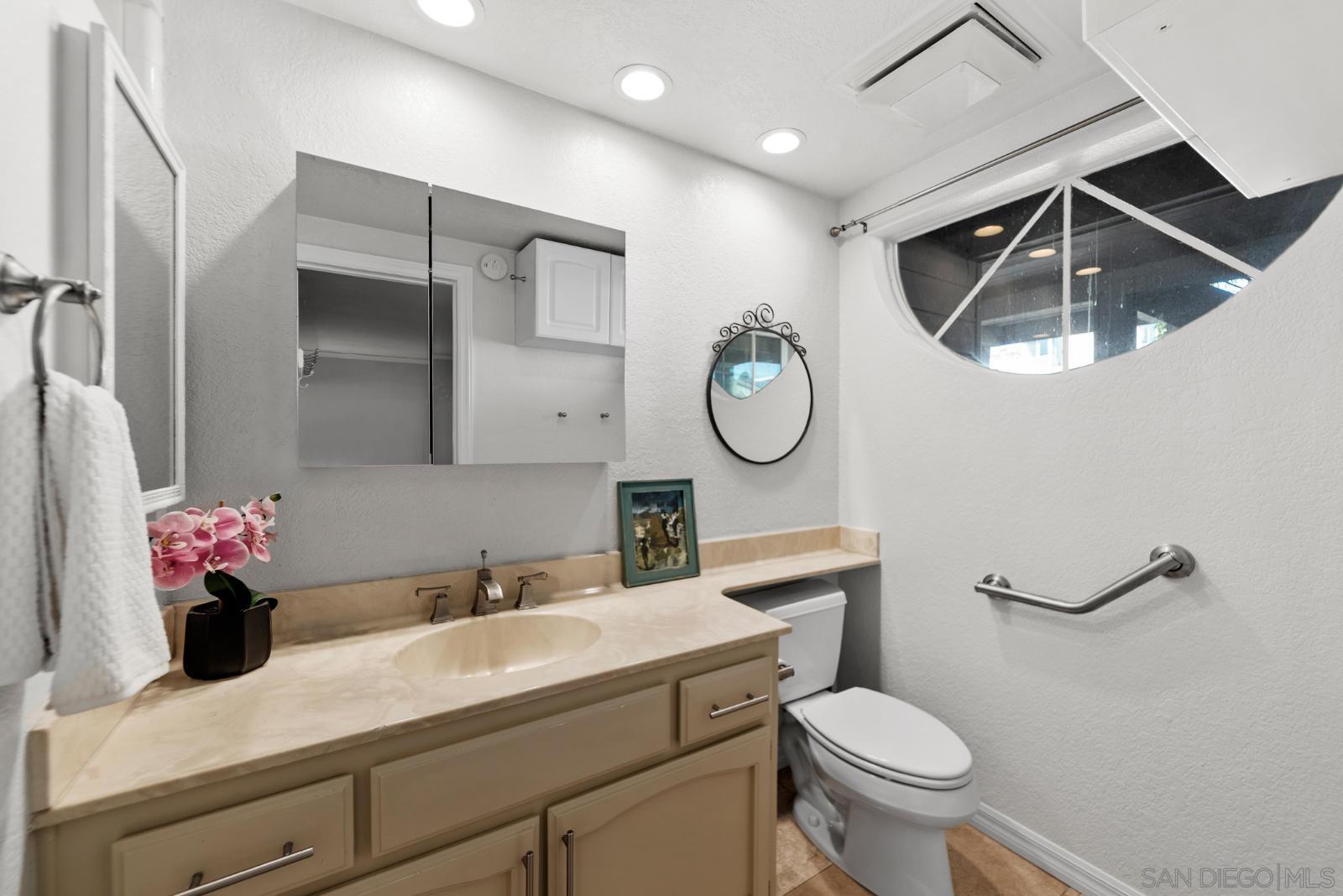 Detail Gallery Image 18 of 34 For 1806  Mckee St  #A2,  San Diego,  CA 92110 - 2 Beds | 2/1 Baths