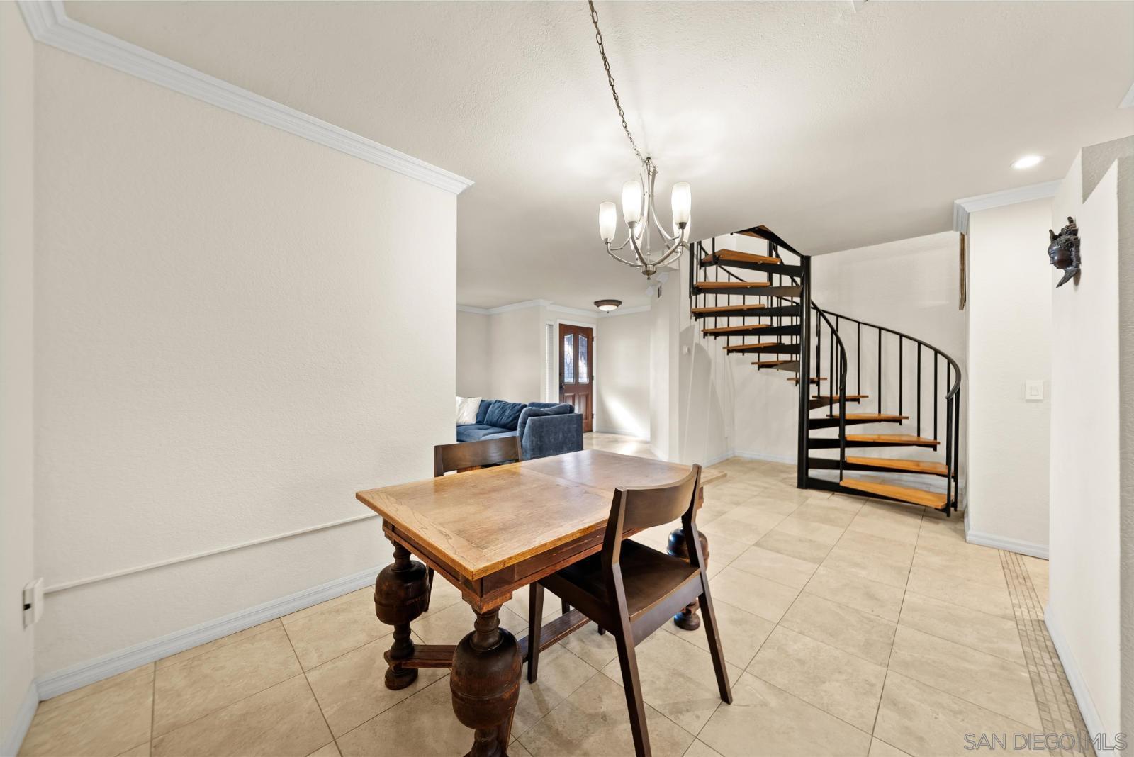 Detail Gallery Image 7 of 34 For 1806  Mckee St  #A2,  San Diego,  CA 92110 - 2 Beds | 2/1 Baths