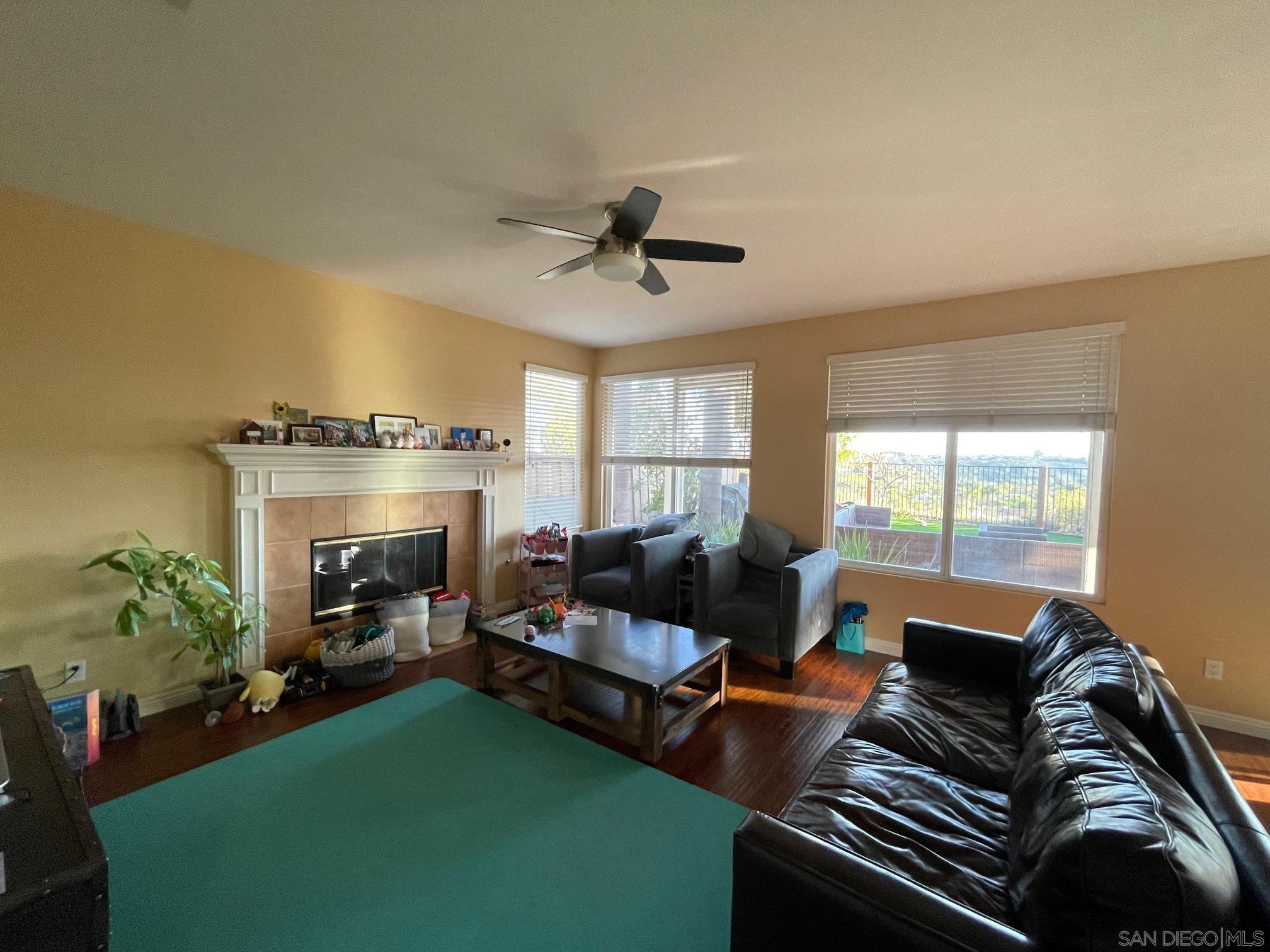 Detail Gallery Image 4 of 10 For 5275  Vallery Ct, San Diego,  CA 92130 - 5 Beds | 3/1 Baths