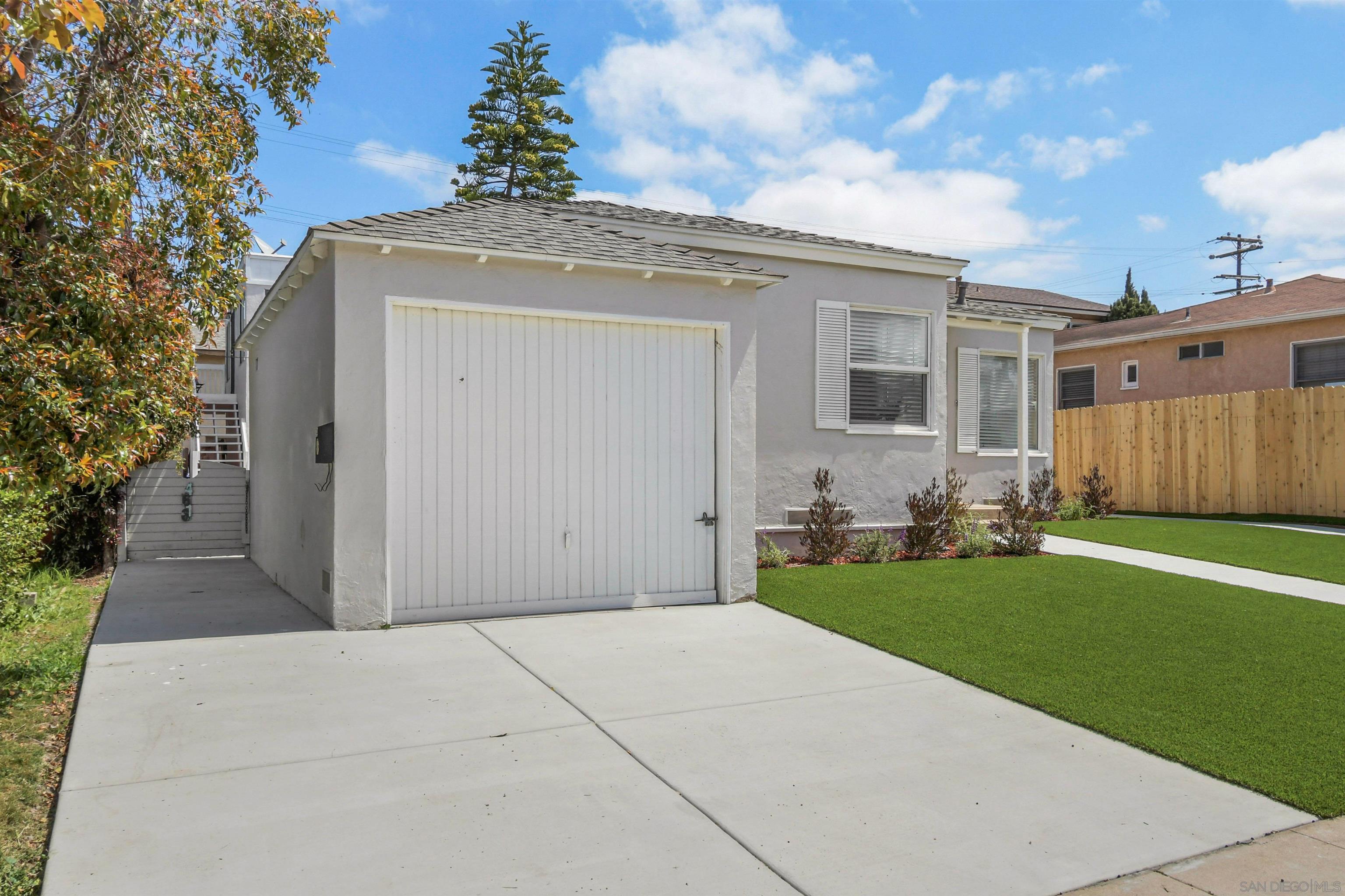 Detail Gallery Image 4 of 49 For 4614-4616  Larkspur St, San Diego,  CA 92107 - – Beds | – Baths