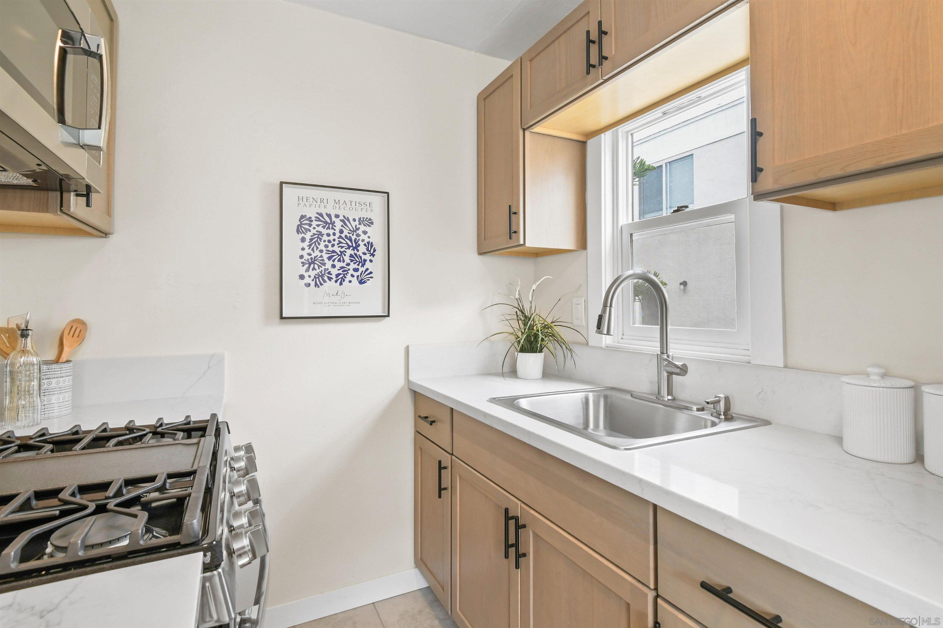 Detail Gallery Image 9 of 49 For 4614-4616  Larkspur St, San Diego,  CA 92107 - – Beds | – Baths