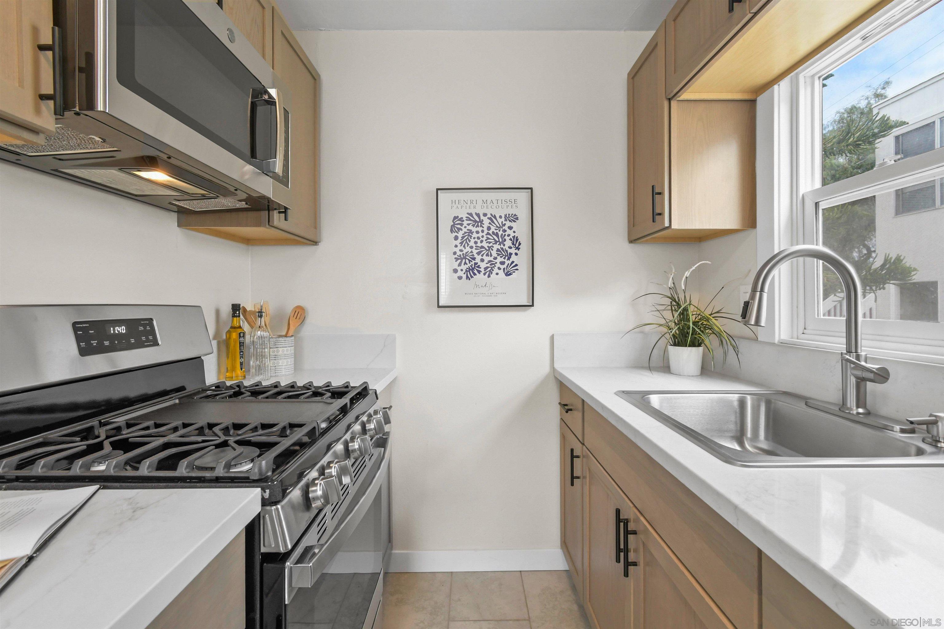 Detail Gallery Image 10 of 49 For 4614-4616  Larkspur St, San Diego,  CA 92107 - – Beds | – Baths