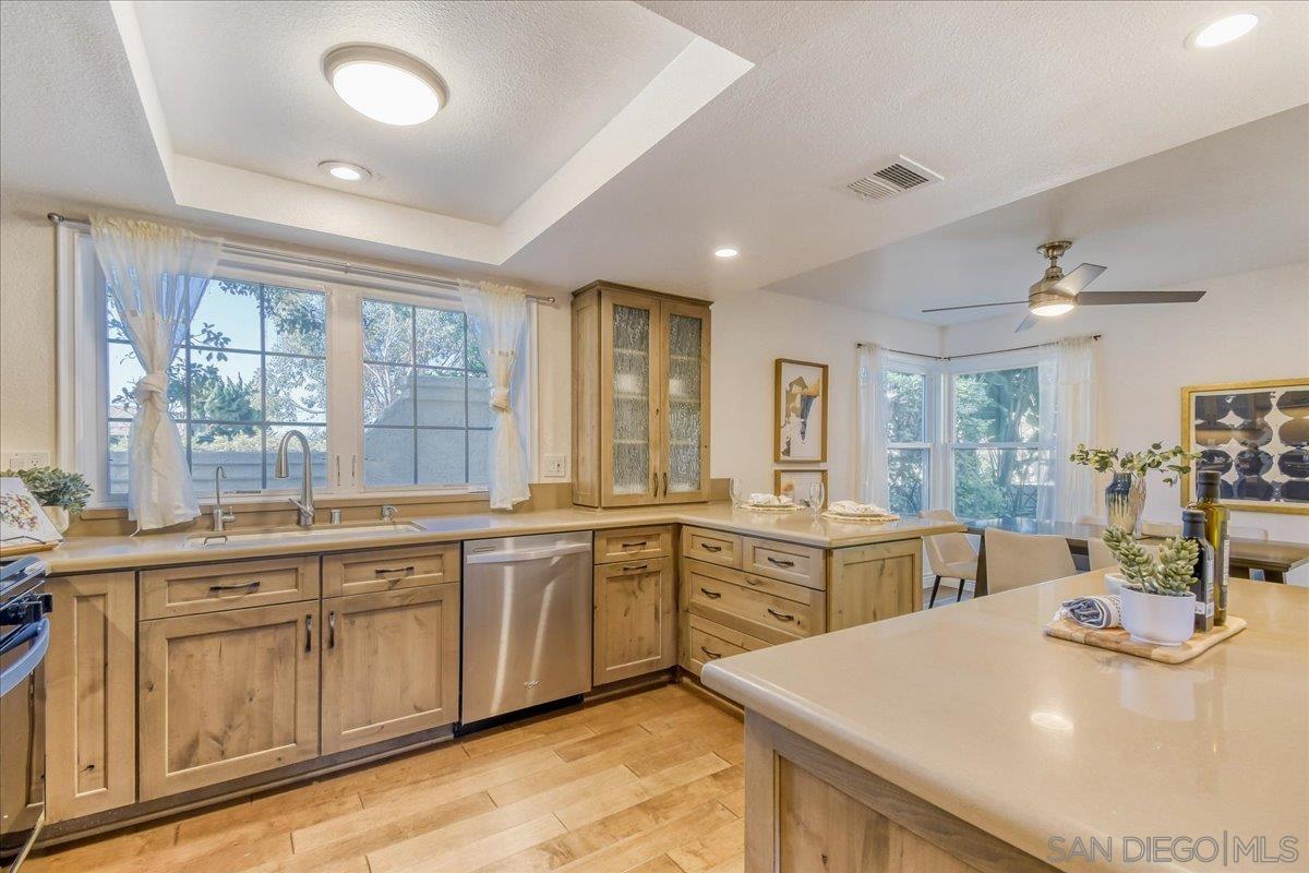 Detail Gallery Image 13 of 37 For 3504  Woodland Way, Carlsbad,  CA 92008 - 3 Beds | 2/1 Baths