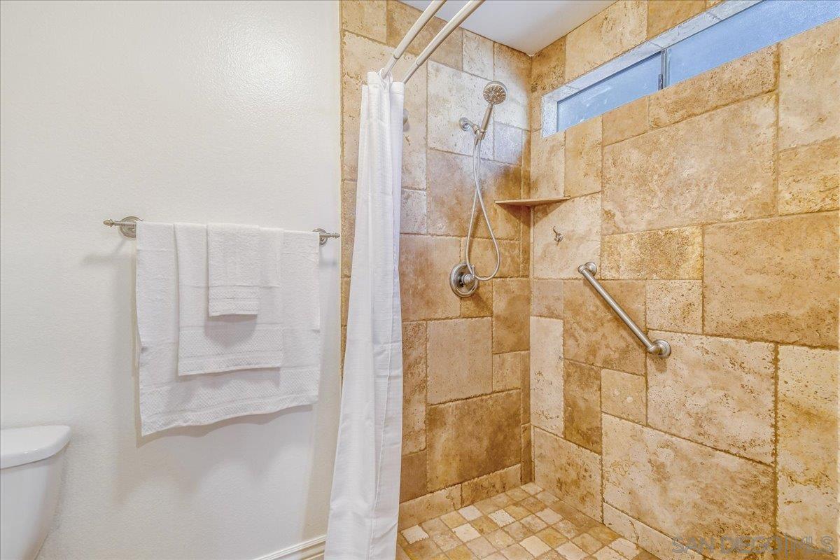 Detail Gallery Image 25 of 37 For 3504  Woodland Way, Carlsbad,  CA 92008 - 3 Beds | 2/1 Baths