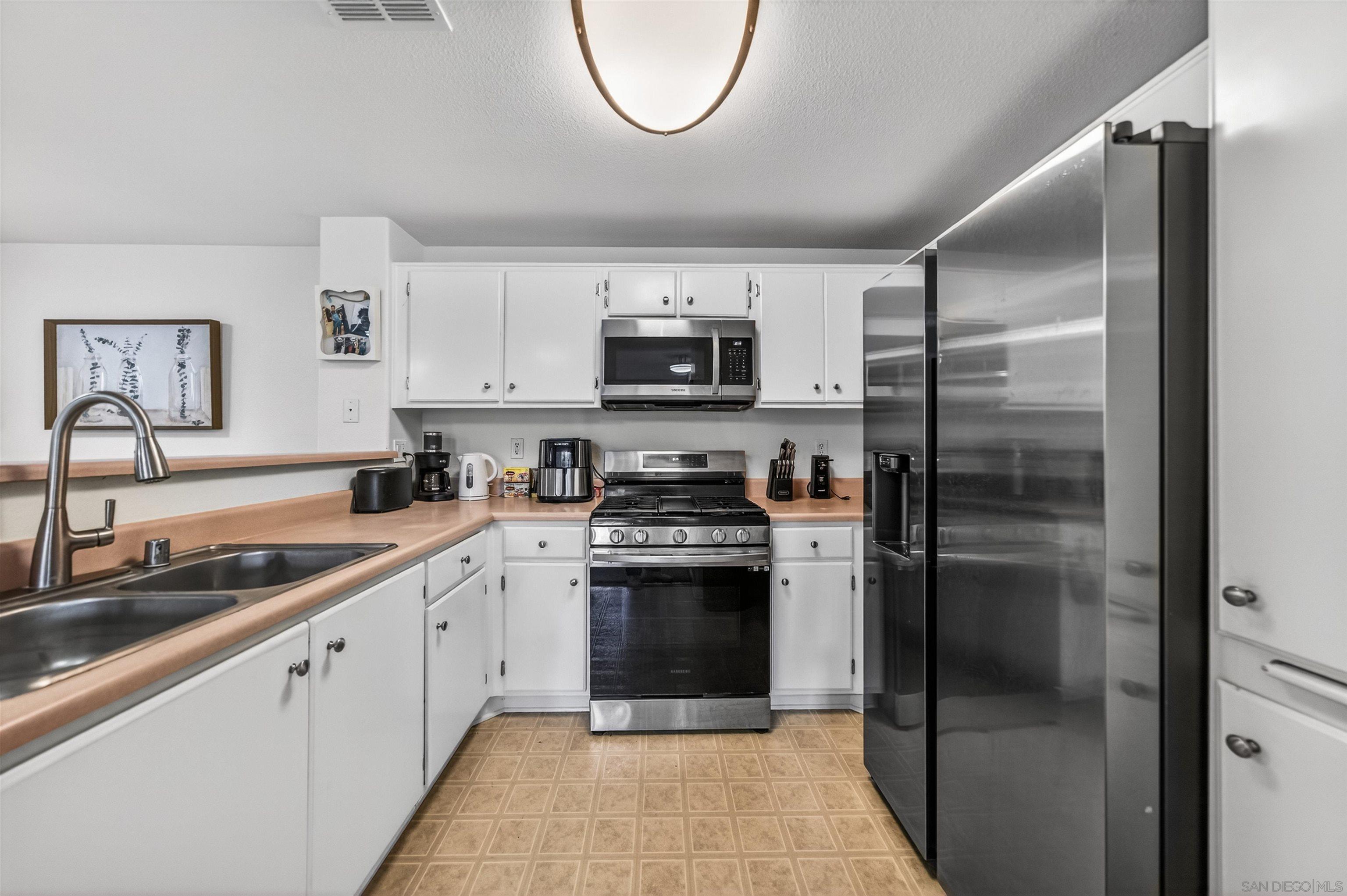 Detail Gallery Image 13 of 36 For 44706  Adam Ln, Temecula,  CA 92592 - 2 Beds | 2 Baths