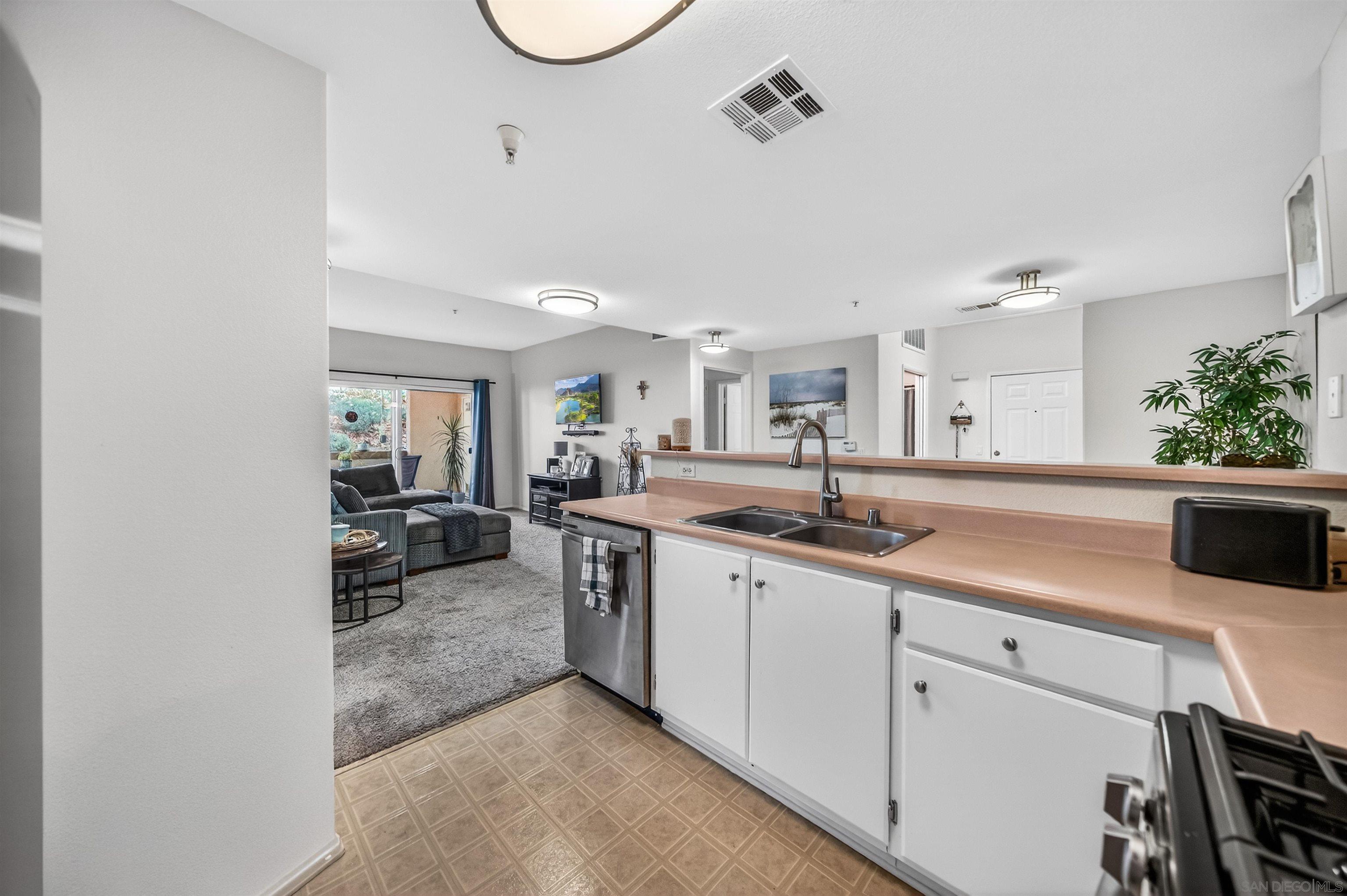 Detail Gallery Image 14 of 36 For 44706  Adam Ln, Temecula,  CA 92592 - 2 Beds | 2 Baths