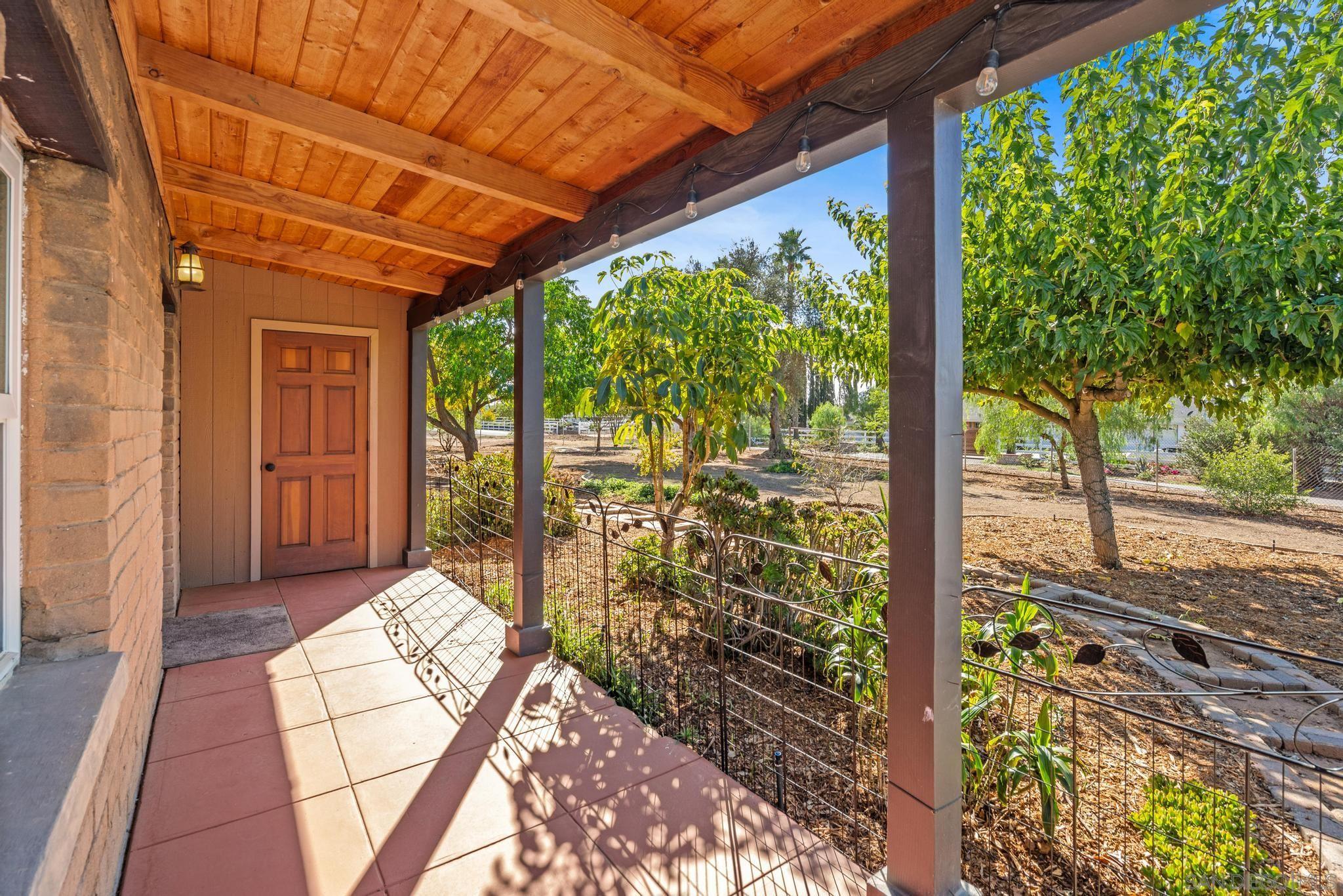 Detail Gallery Image 4 of 56 For 1550  Keyes Road, Ramona,  CA 92065 - 7 Beds | 3 Baths