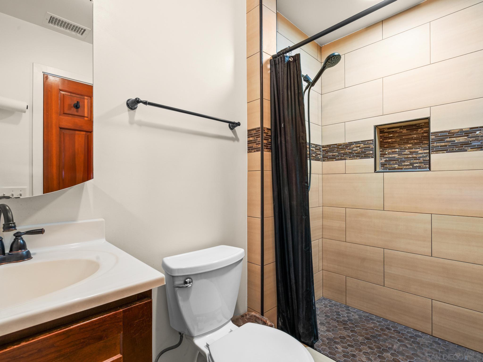 Detail Gallery Image 9 of 56 For 1550  Keyes Road, Ramona,  CA 92065 - 7 Beds | 3 Baths