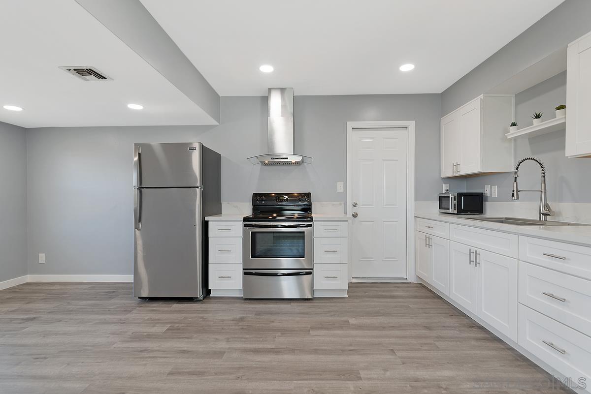 Detail Gallery Image 6 of 14 For 6357  Streamview Dr, San Diego,  CA 92115 - 2 Beds | 1 Baths