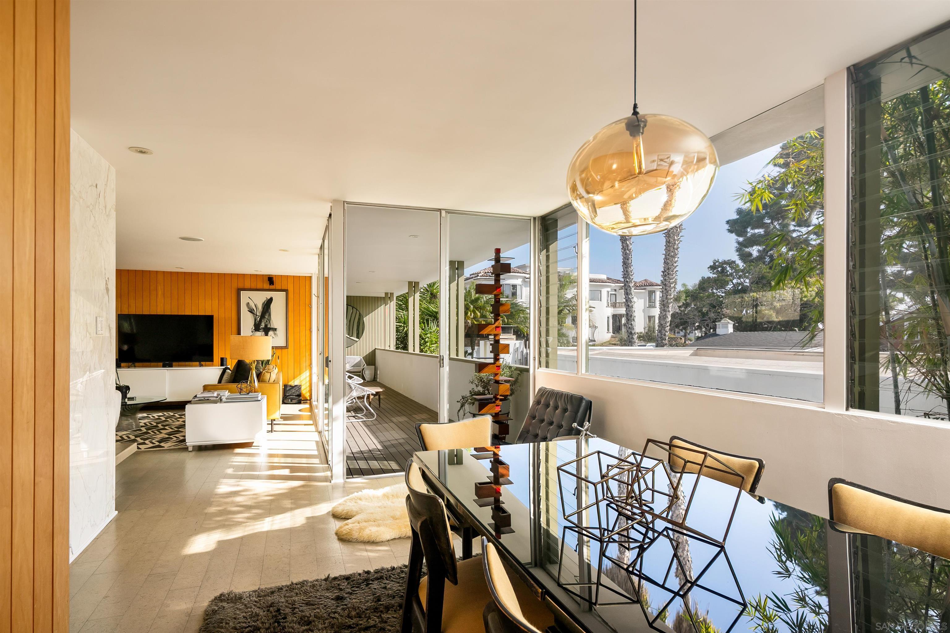 Detail Gallery Image 15 of 41 For 5622  Linda Rosa Ave, La Jolla,  CA 92037 - 3 Beds | 3 Baths