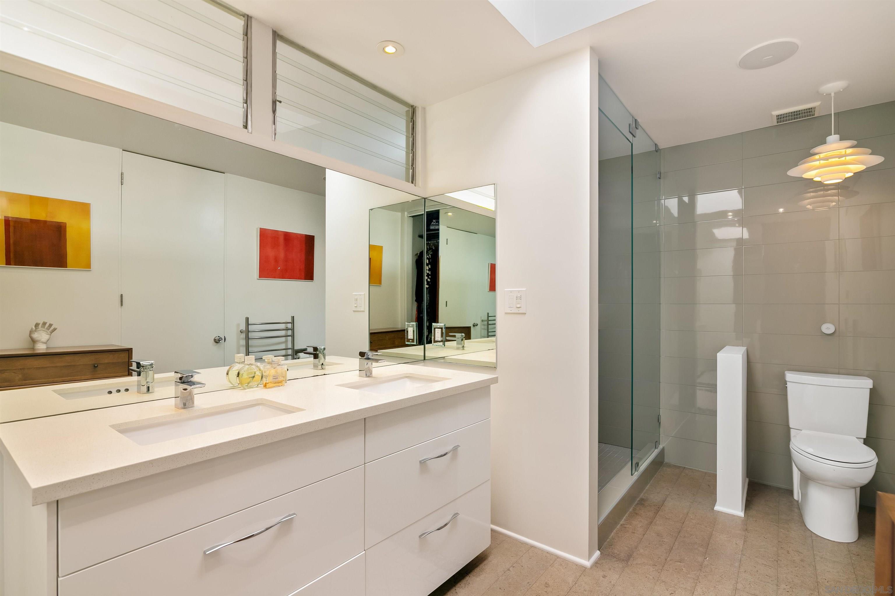 Detail Gallery Image 23 of 41 For 5622  Linda Rosa Ave, La Jolla,  CA 92037 - 3 Beds | 3 Baths